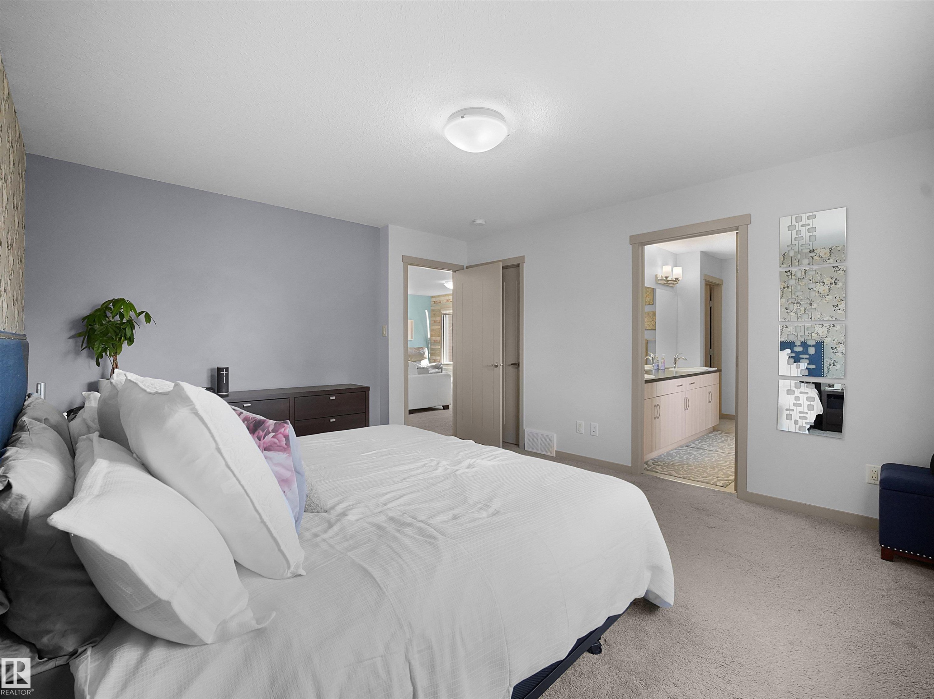 820 179 Street Sw, Edmonton, AB - Indoor Photo Showing Bedroom