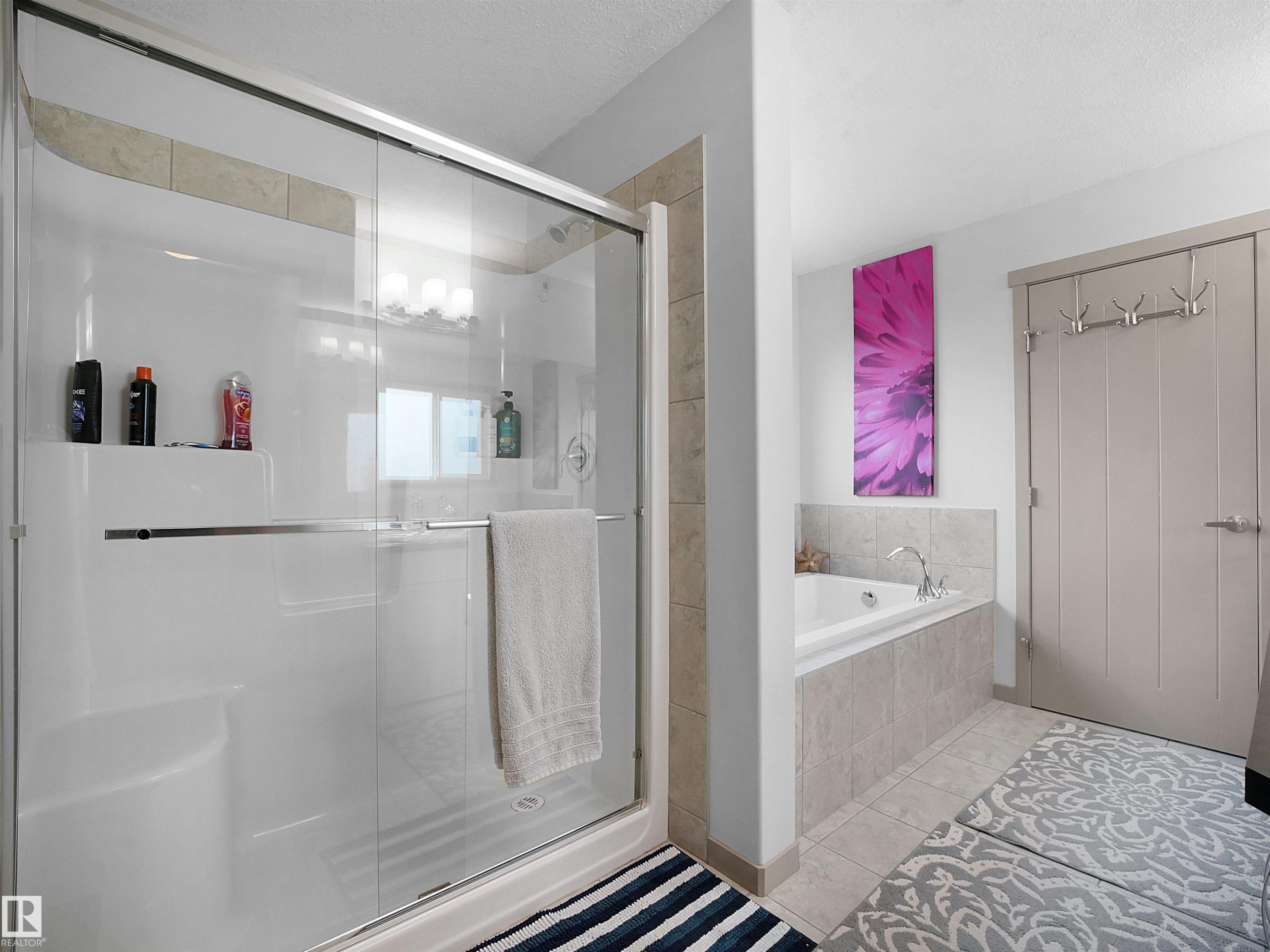 820 179 Street Sw, Edmonton, AB - Indoor Photo Showing Bathroom