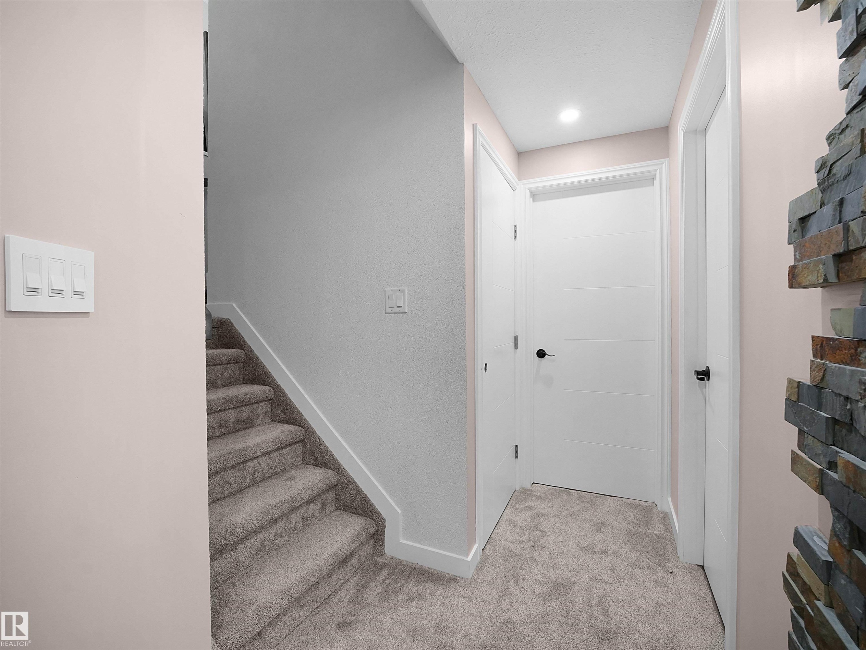 820 179 Street Sw, Edmonton, AB - Indoor Photo Showing Other Room