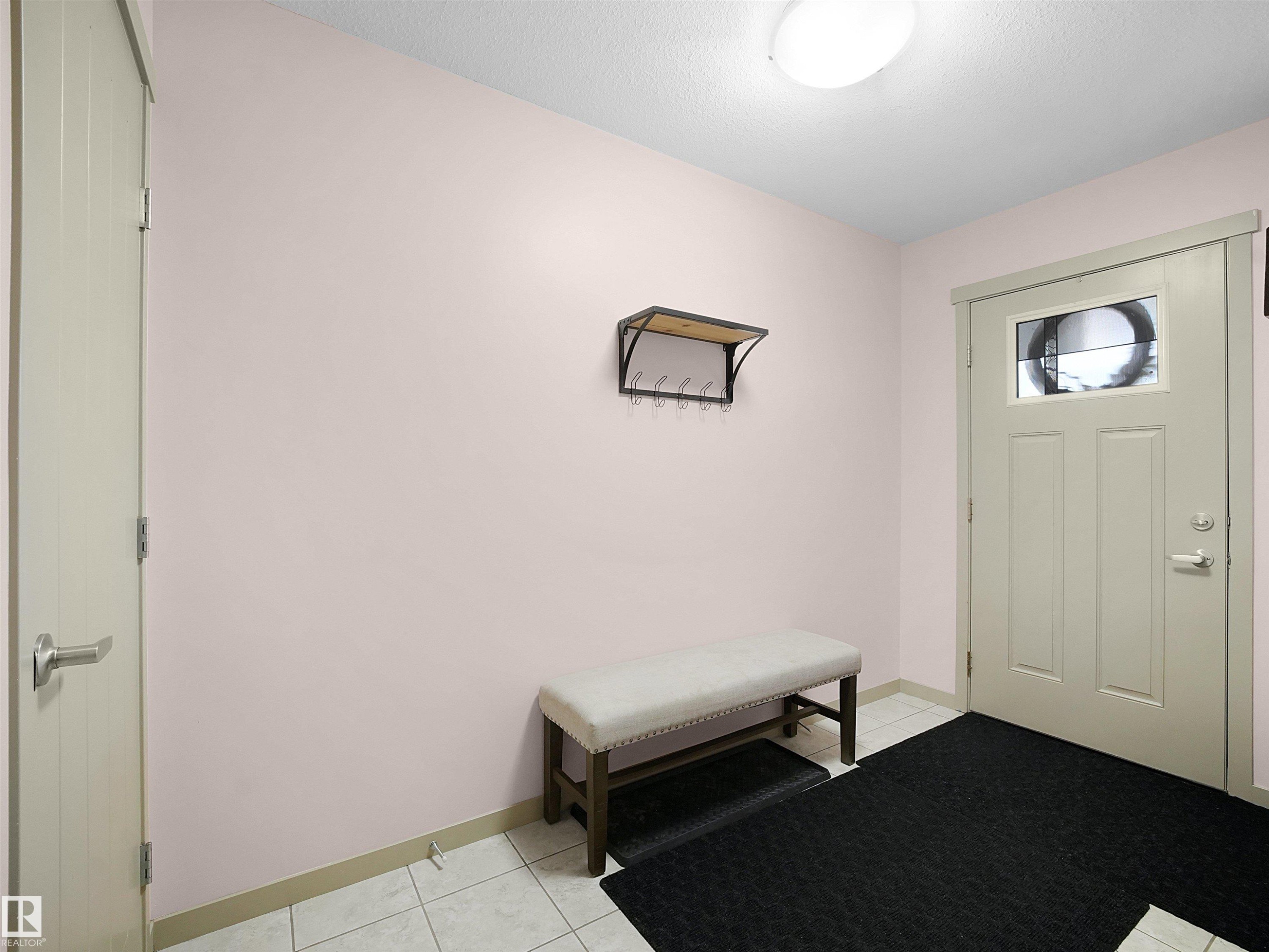 820 179 Street Sw, Edmonton, AB - Indoor Photo Showing Other Room
