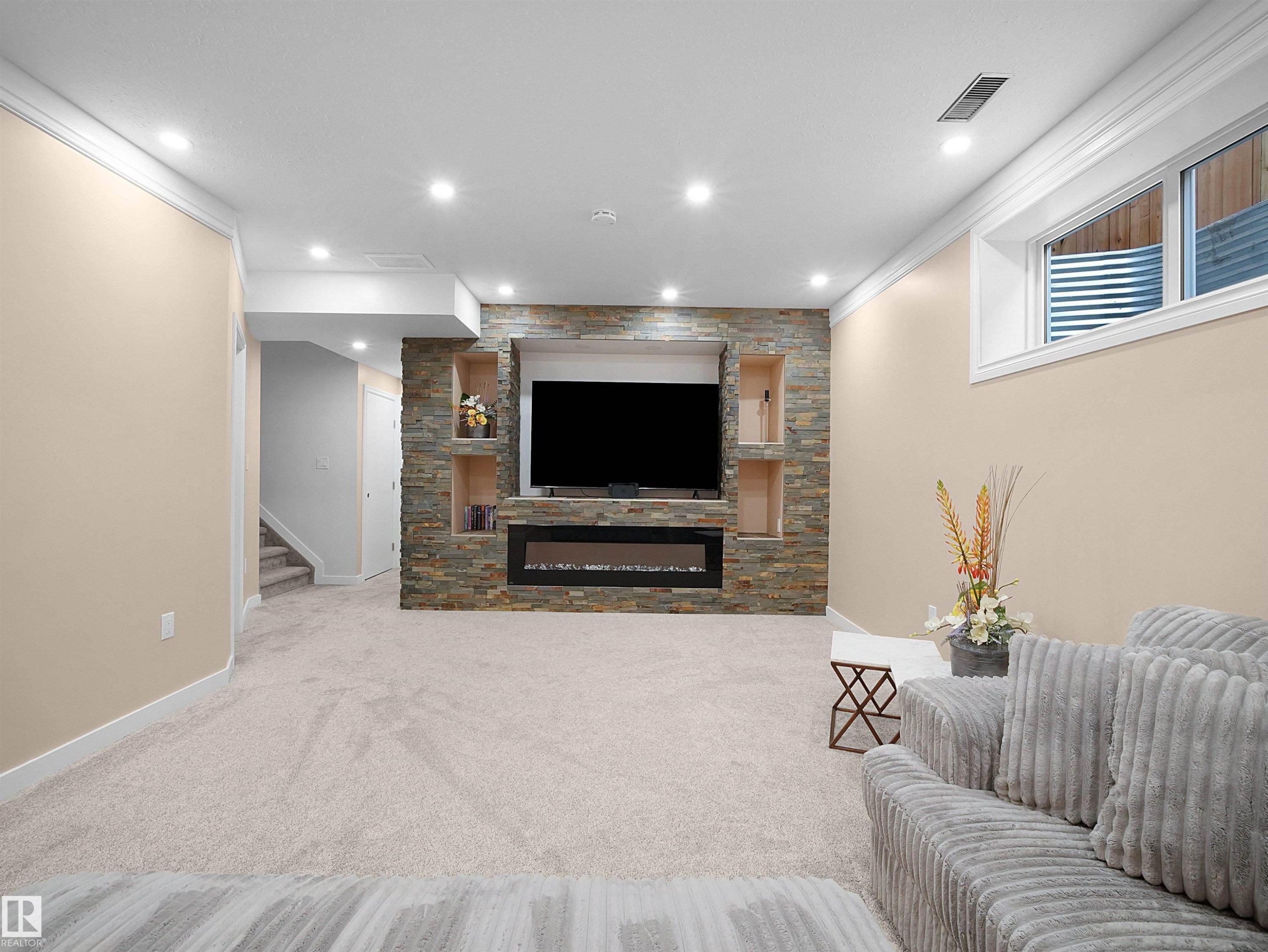820 179 Street Sw, Edmonton, AB - Indoor Photo Showing Other Room