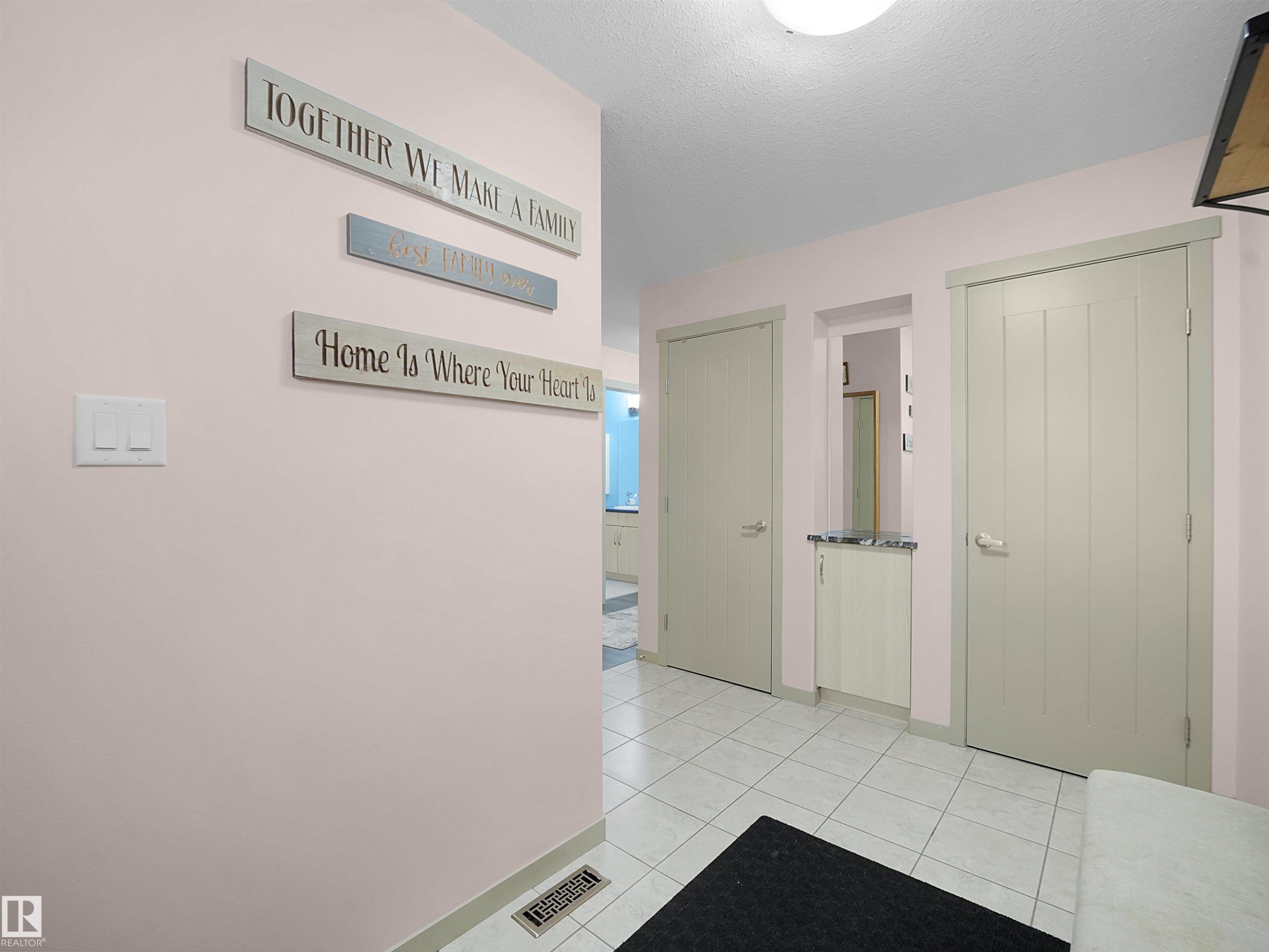 820 179 Street Sw, Edmonton, AB - Indoor Photo Showing Other Room