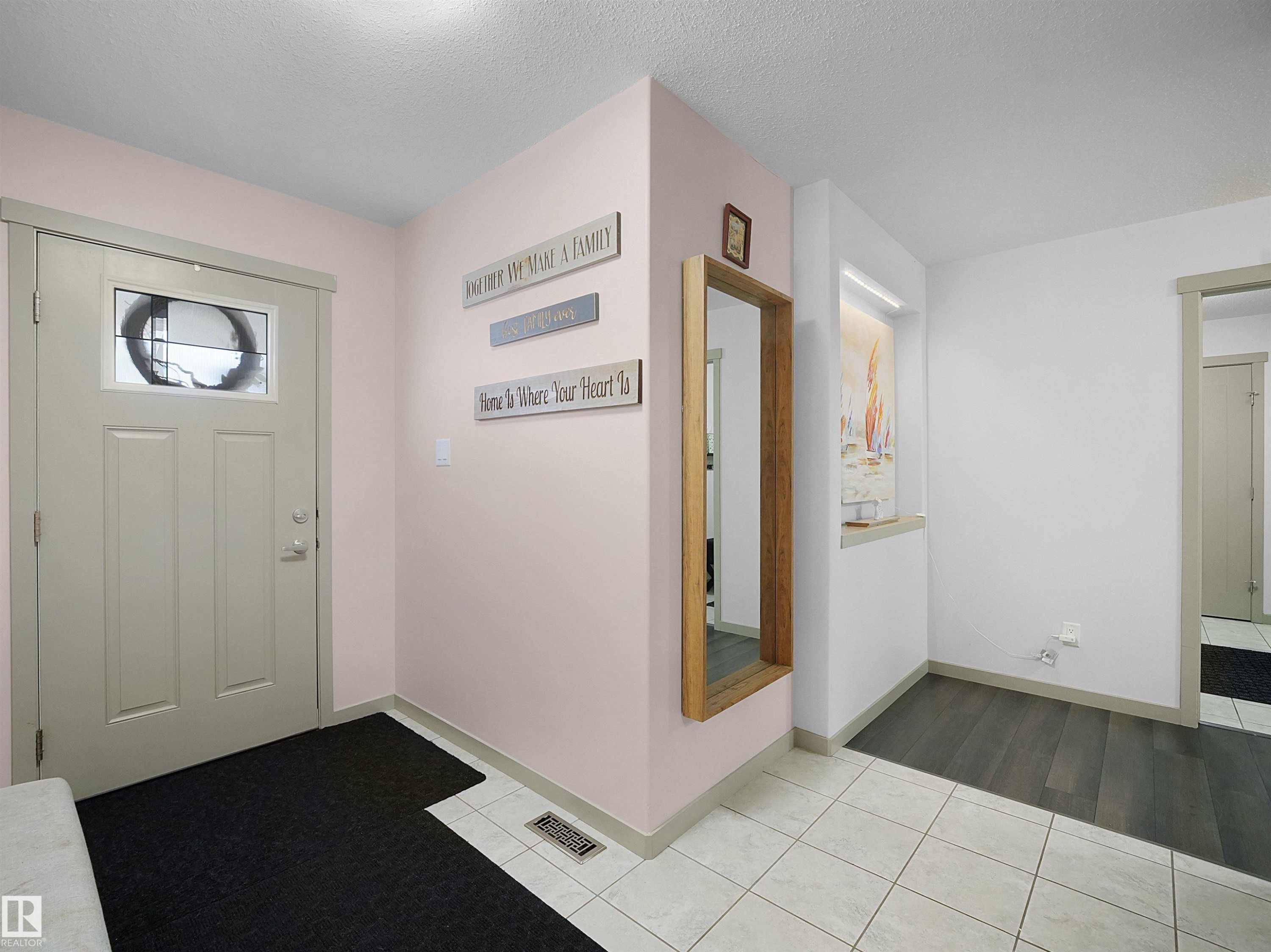 820 179 Street Sw, Edmonton, AB - Indoor Photo Showing Other Room
