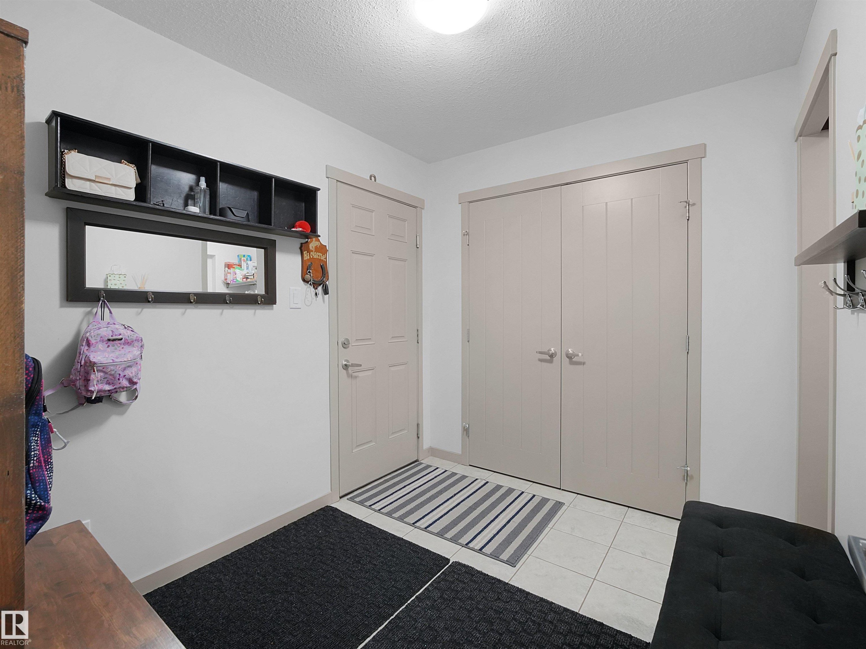 820 179 Street Sw, Edmonton, AB - Indoor Photo Showing Other Room