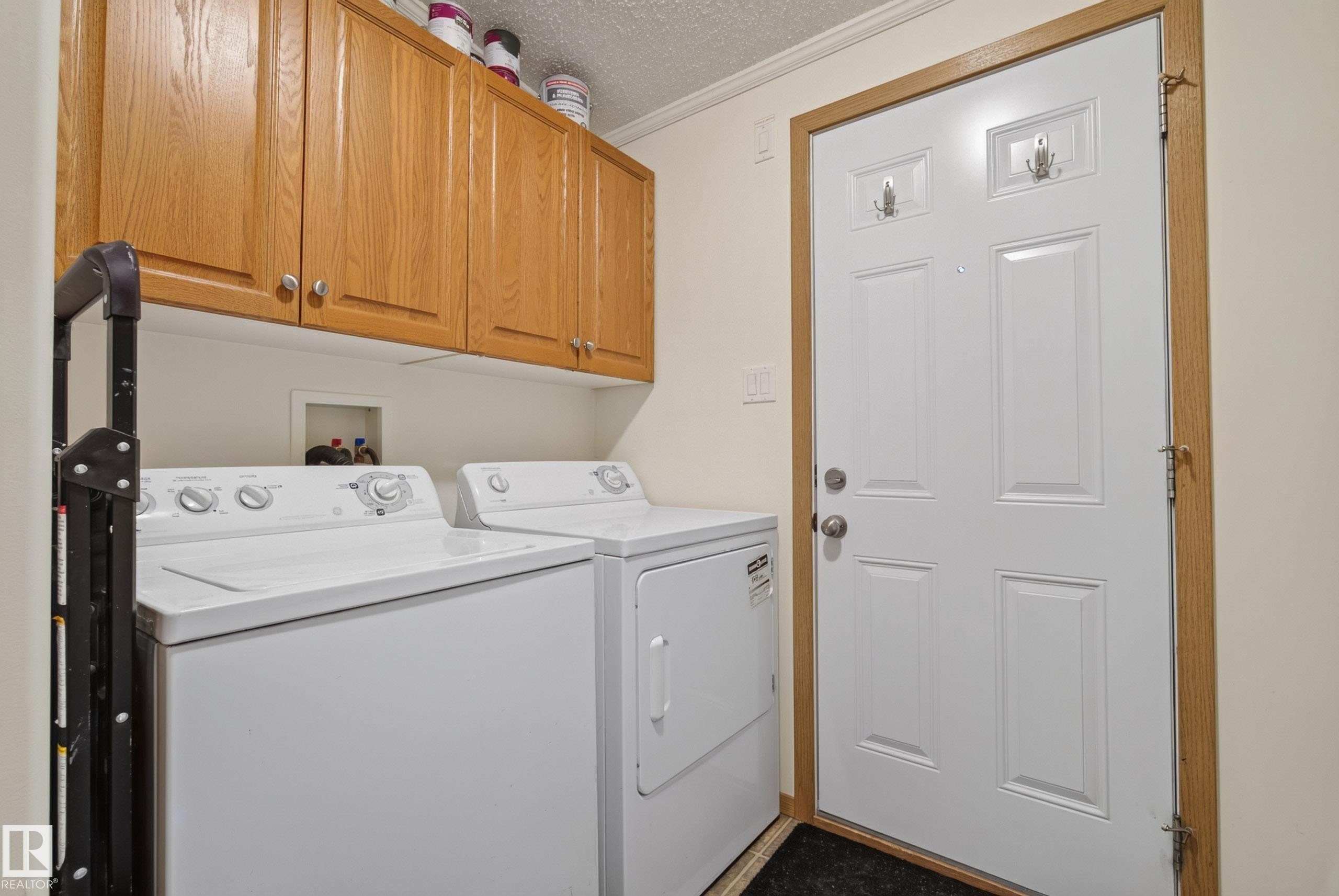 547 Evergreen Park Northwest, Edmonton, AB - Indoor Photo Showing Laundry Room