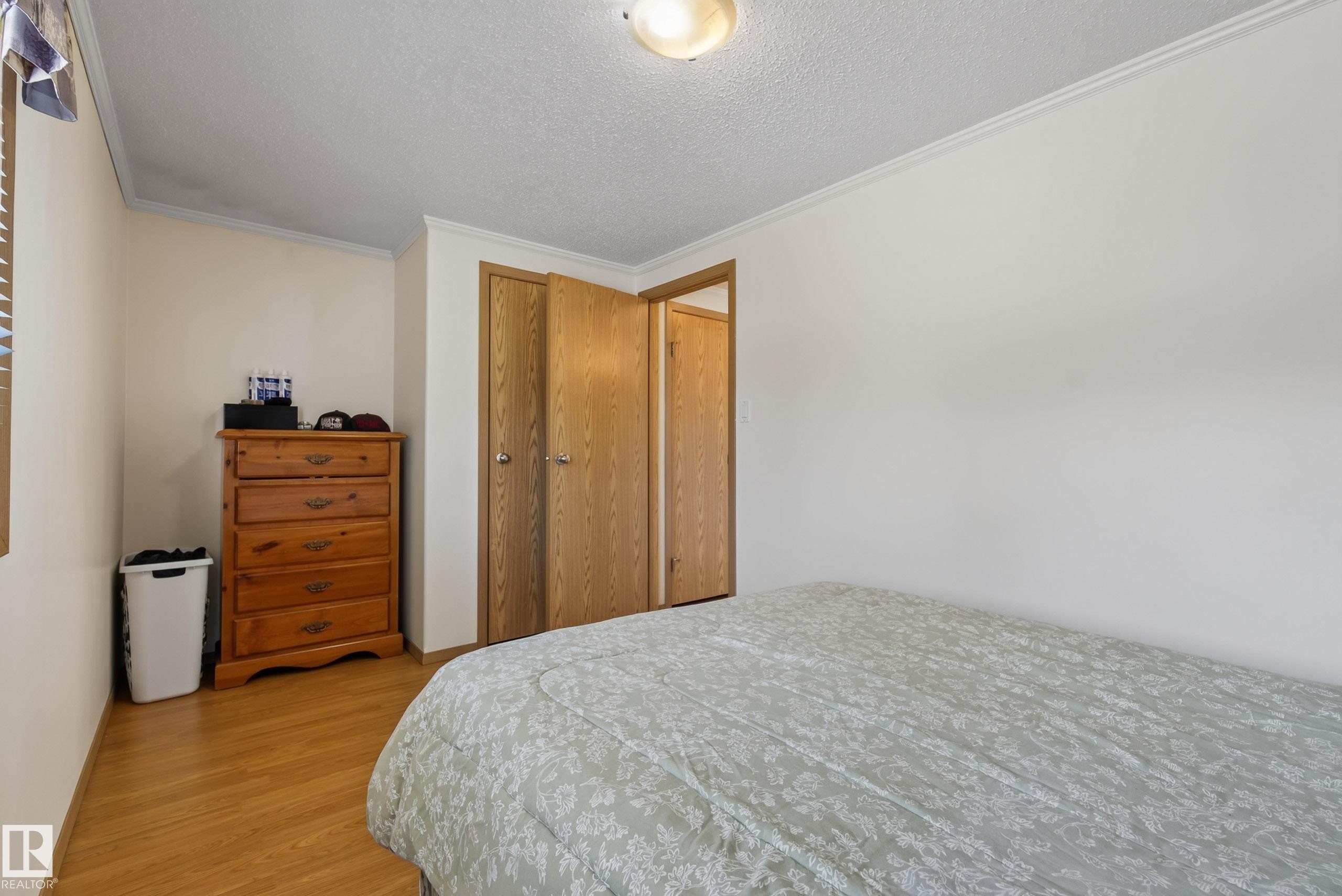 547 Evergreen Park Northwest, Edmonton, AB - Indoor Photo Showing Bedroom