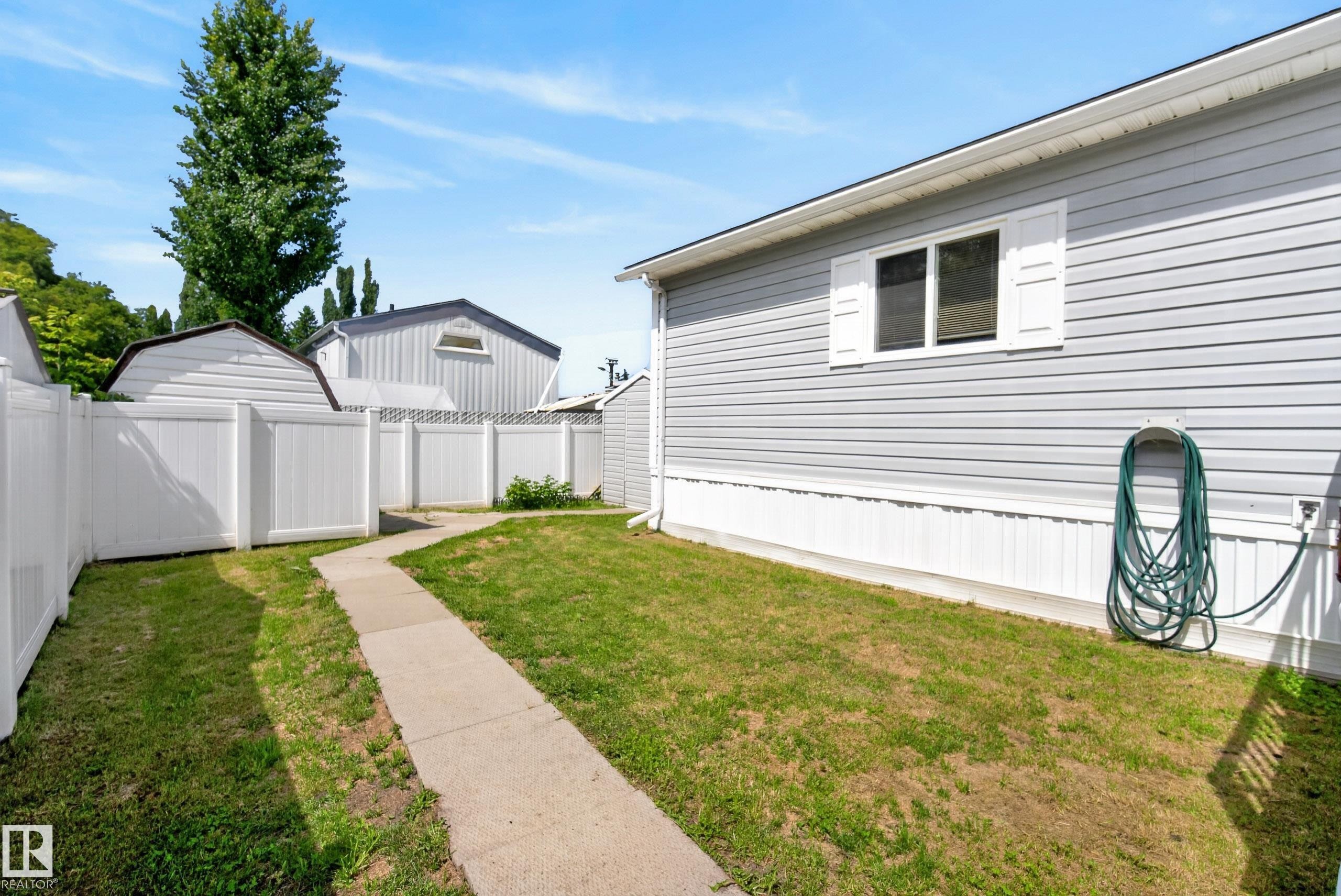547 Evergreen Park Northwest, Edmonton, AB - Outdoor