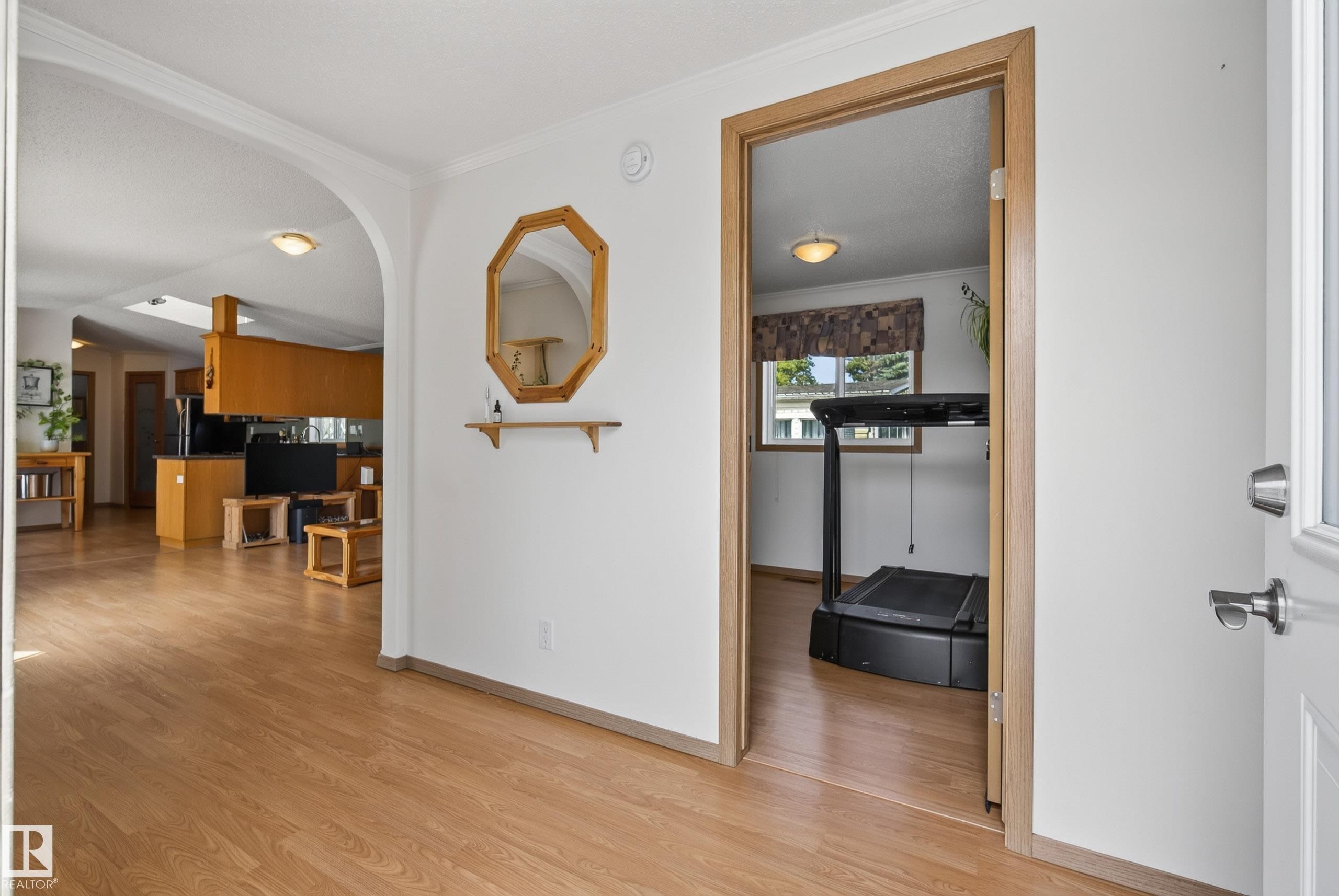 547 Evergreen Park Northwest, Edmonton, AB - Indoor Photo Showing Other Room
