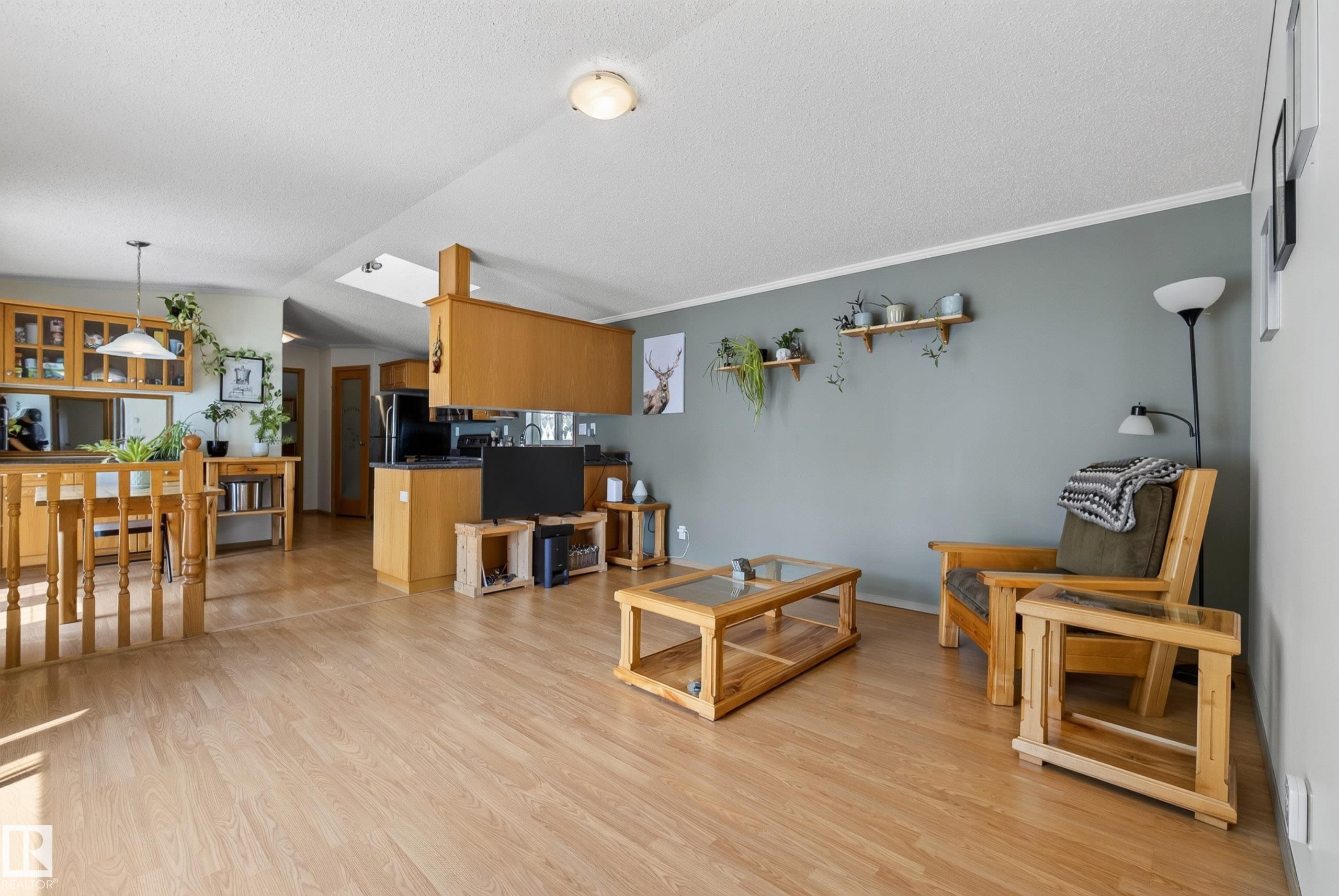 547 Evergreen Park Northwest, Edmonton, AB - Indoor