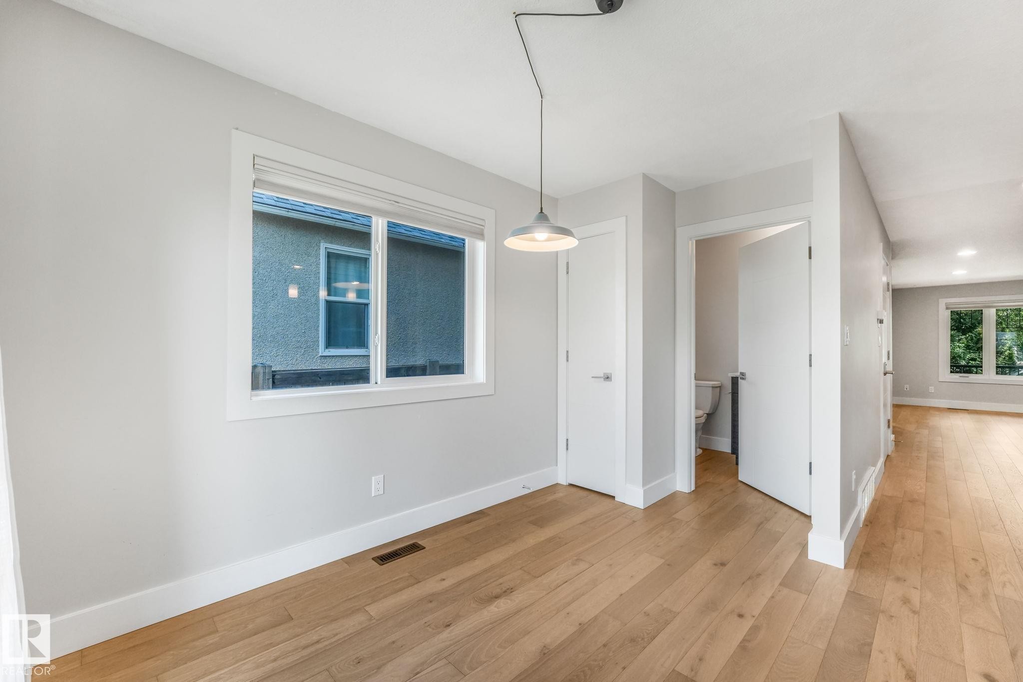 10433 70 Avenue Nw, Edmonton, AB - Indoor Photo Showing Other Room