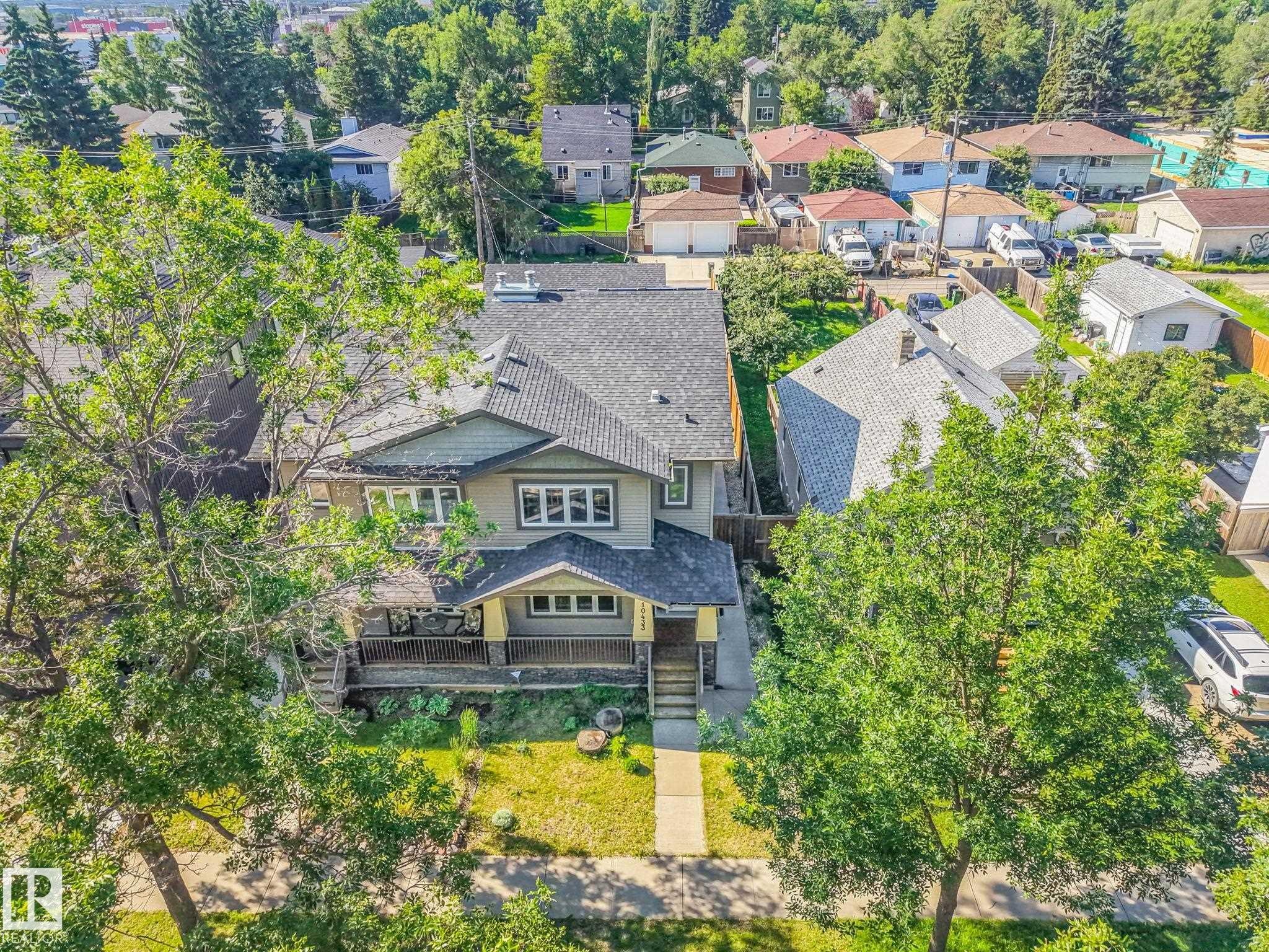10433 70 Avenue Nw, Edmonton, AB - Outdoor