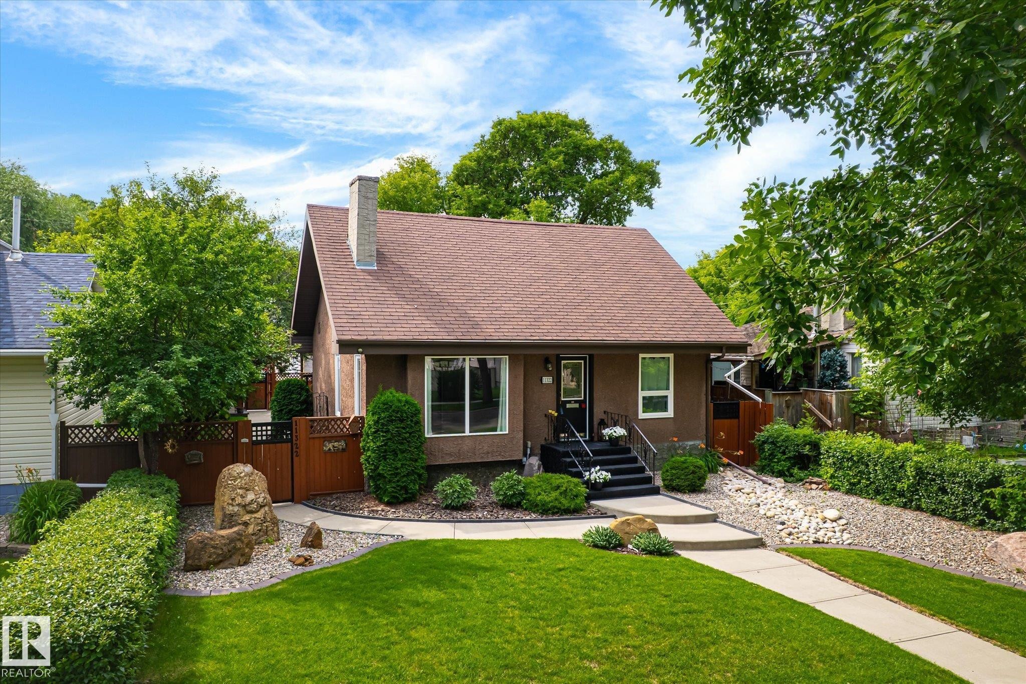 11322 56 Street Nw, Edmonton, AB - Outdoor