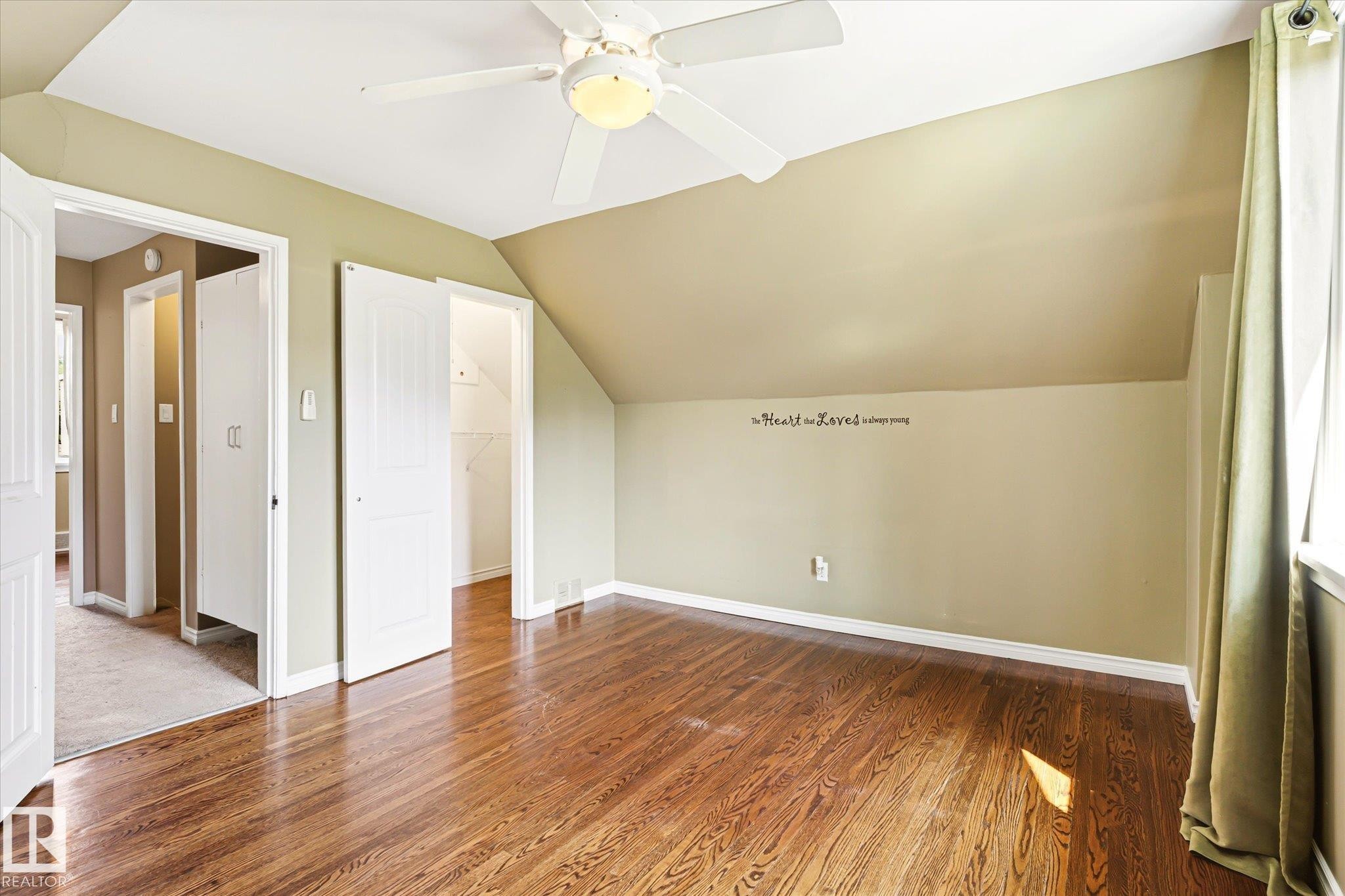 11322 56 Street Nw, Edmonton, AB - Indoor Photo Showing Other Room
