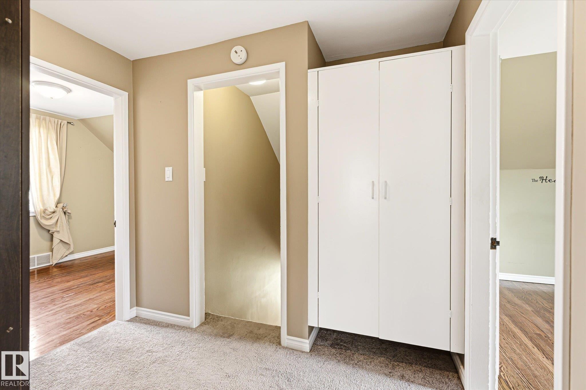 11322 56 Street Nw, Edmonton, AB - Indoor Photo Showing Other Room