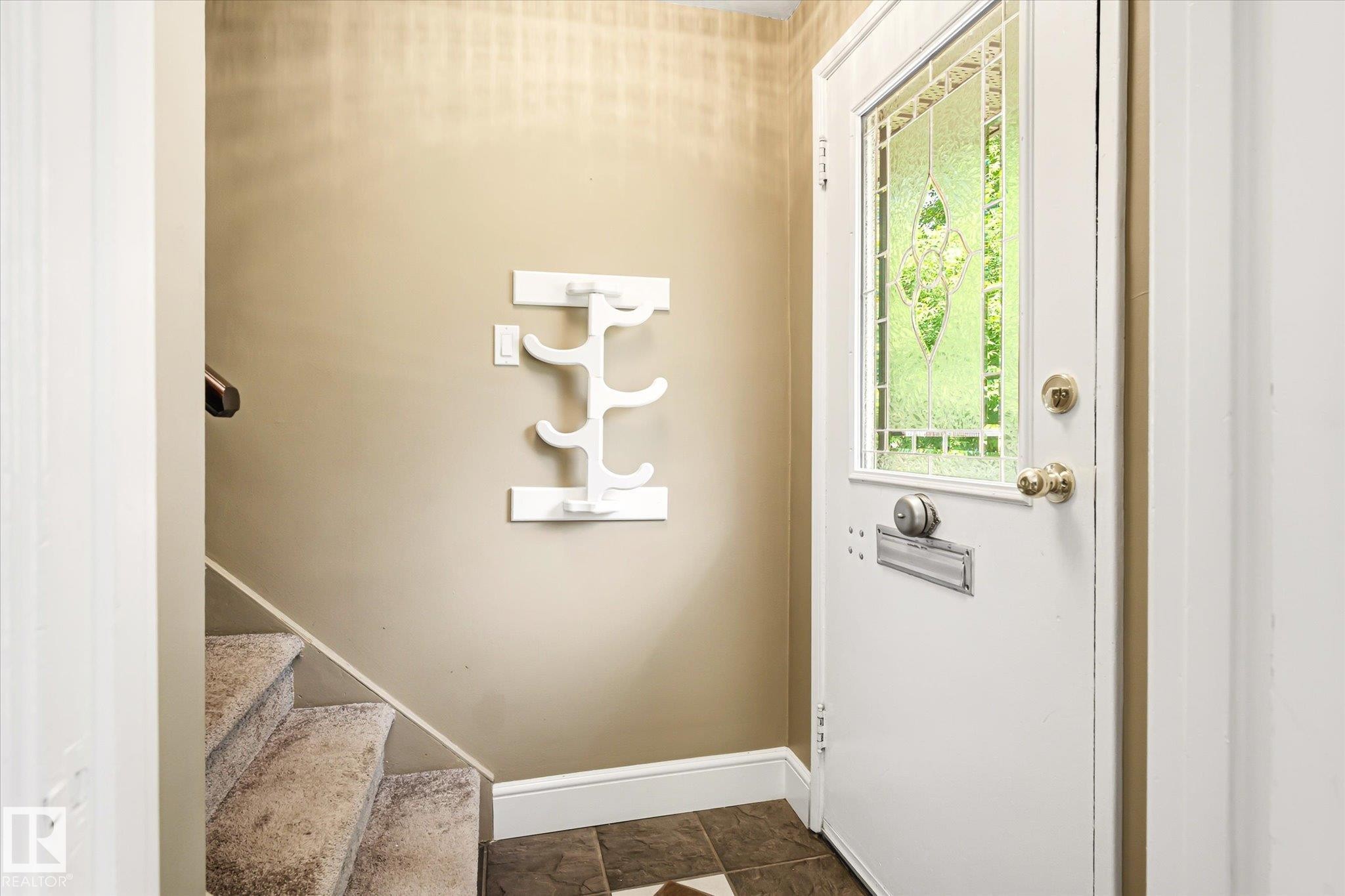 11322 56 Street Nw, Edmonton, AB - Indoor Photo Showing Other Room