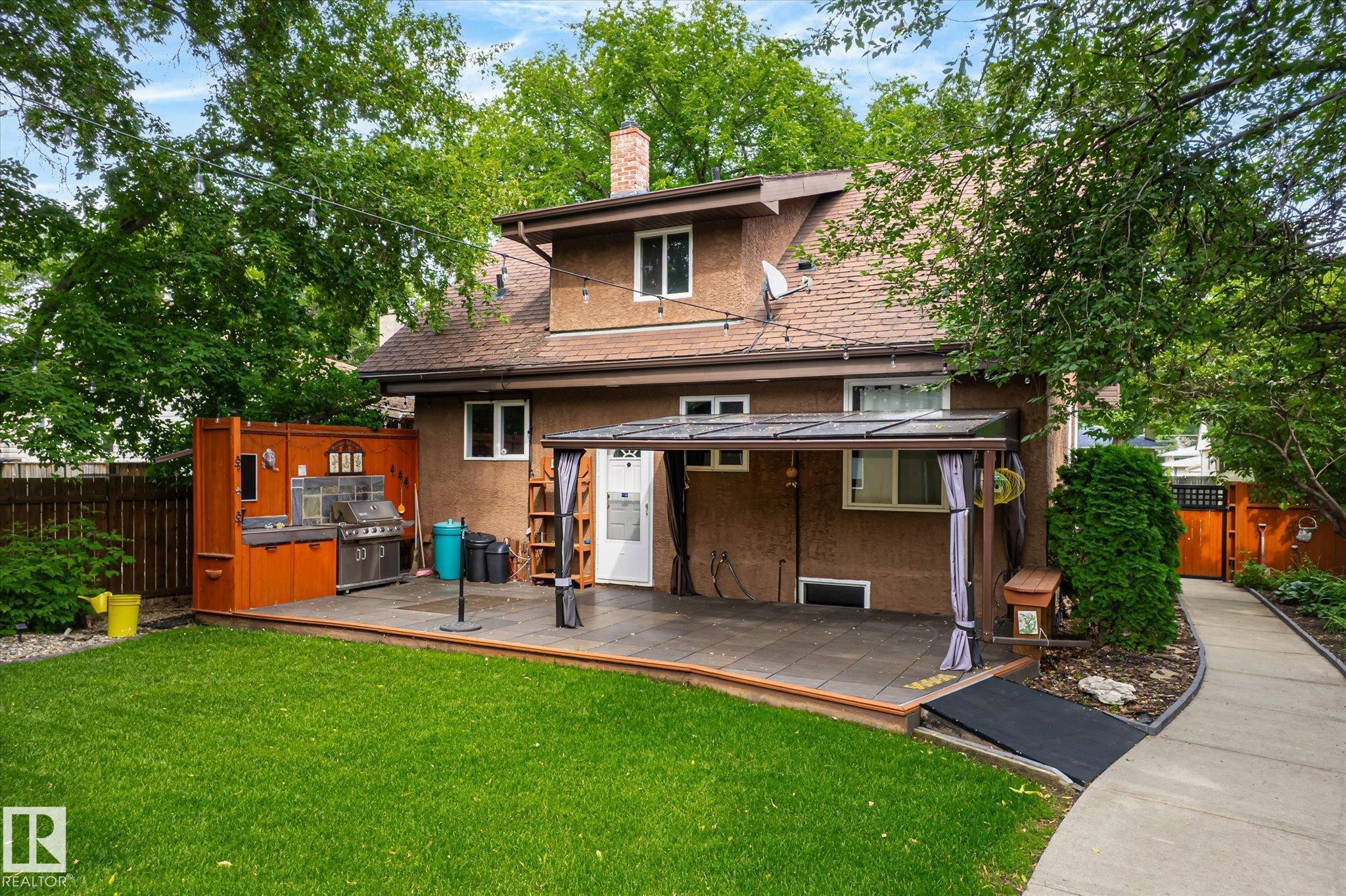 11322 56 Street Nw, Edmonton, AB - Outdoor With Deck Patio Veranda