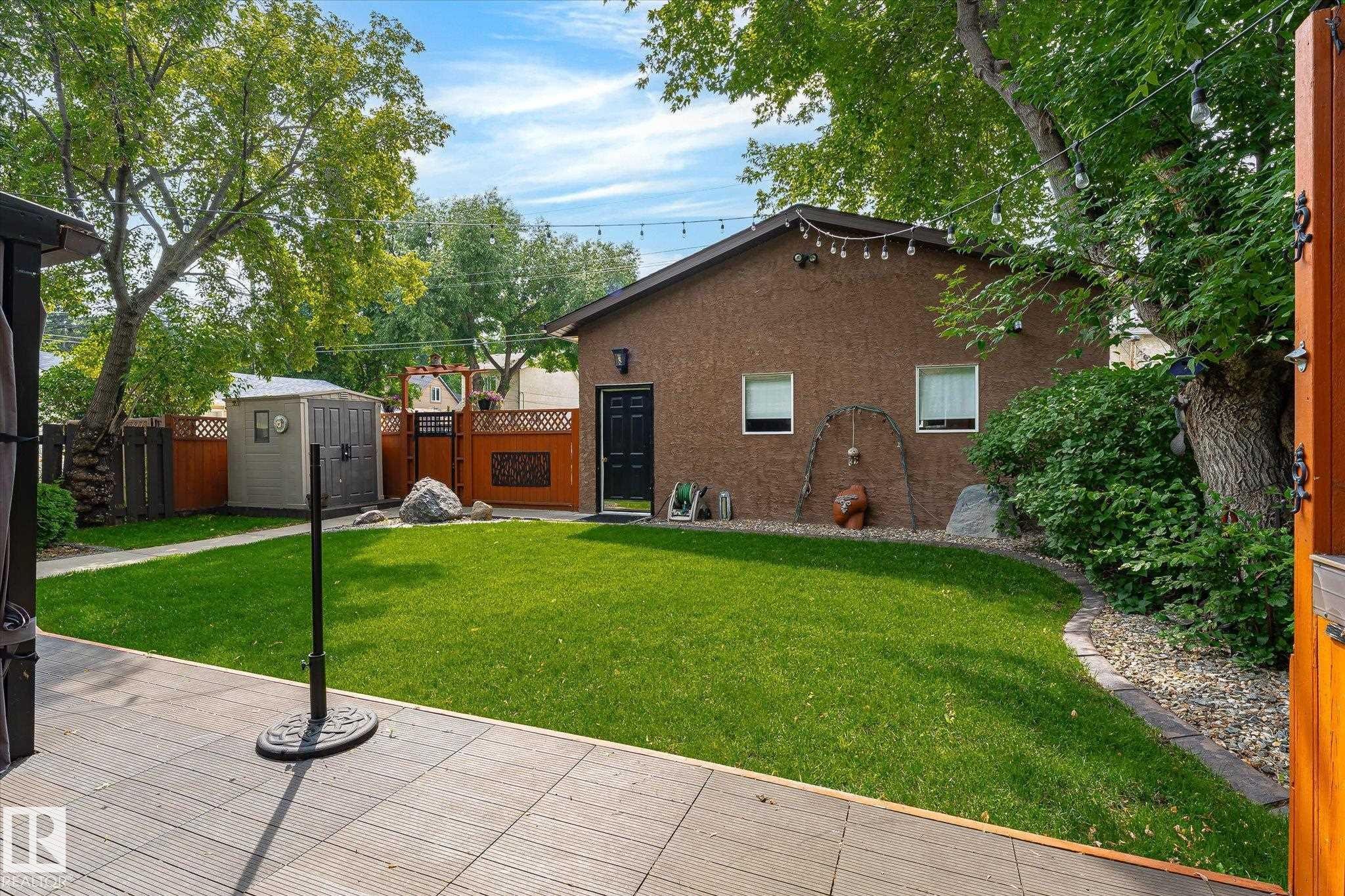 11322 56 Street Nw, Edmonton, AB - Outdoor