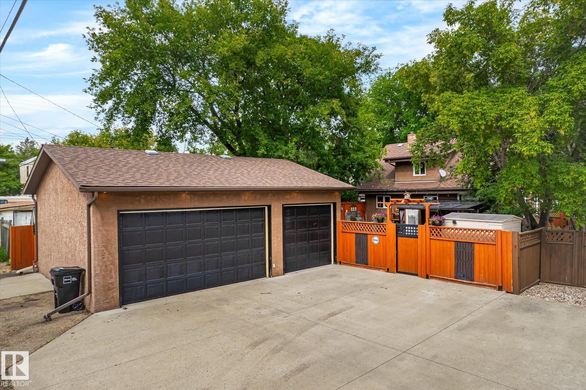 11322 56 Street Nw, Edmonton, AB - Outdoor With Exterior