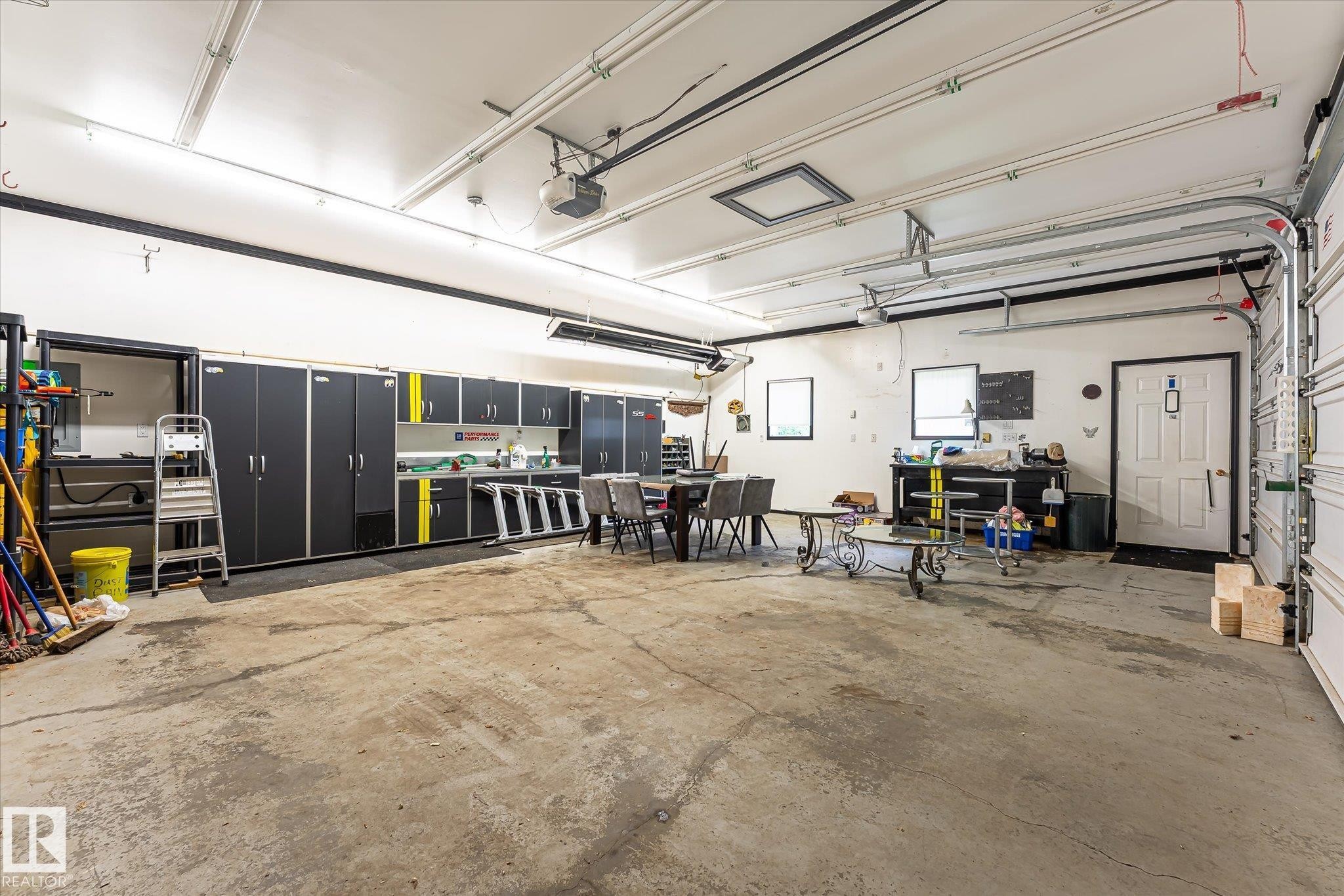 11322 56 Street Nw, Edmonton, AB - Indoor Photo Showing Garage