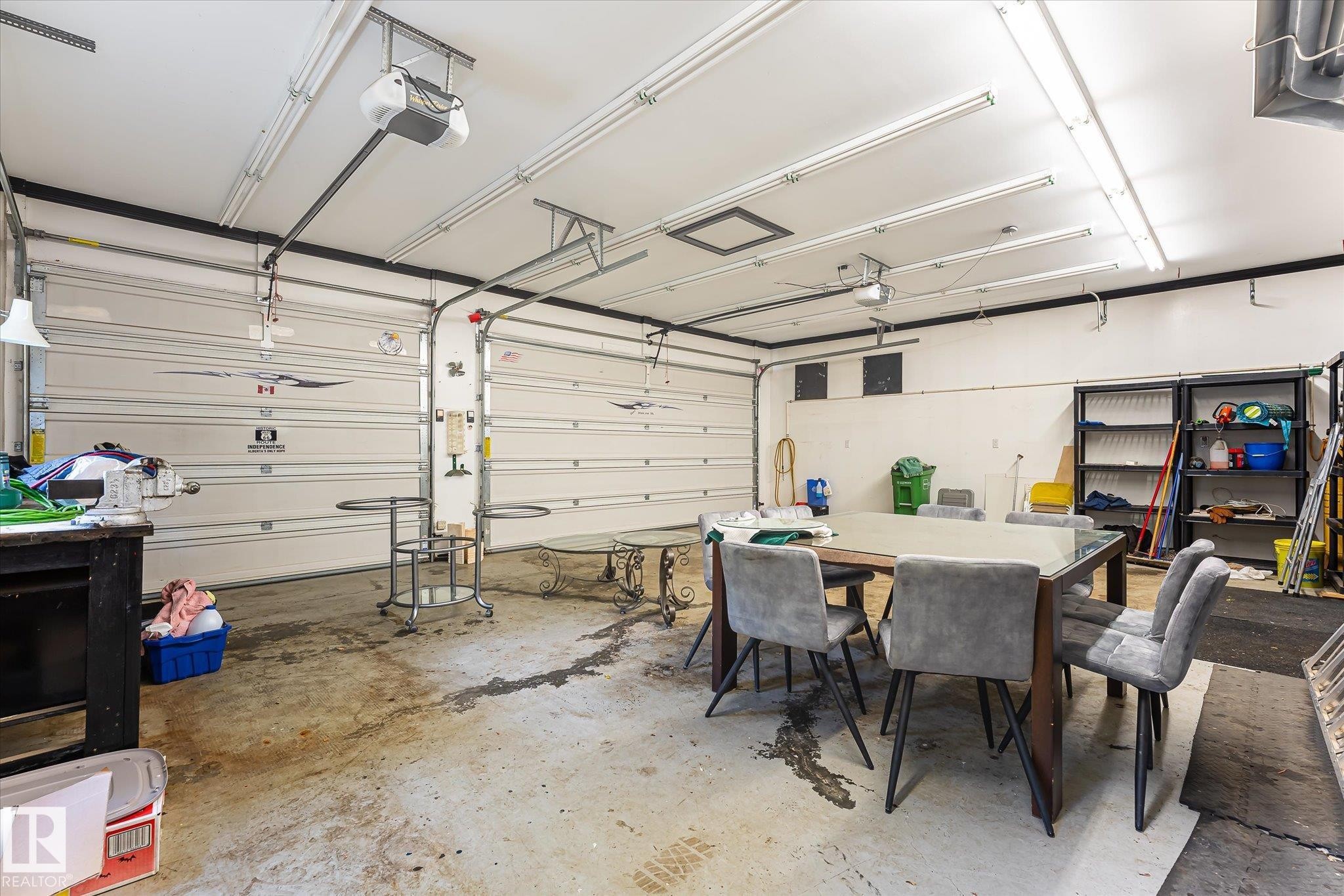 11322 56 Street Nw, Edmonton, AB - Indoor Photo Showing Garage