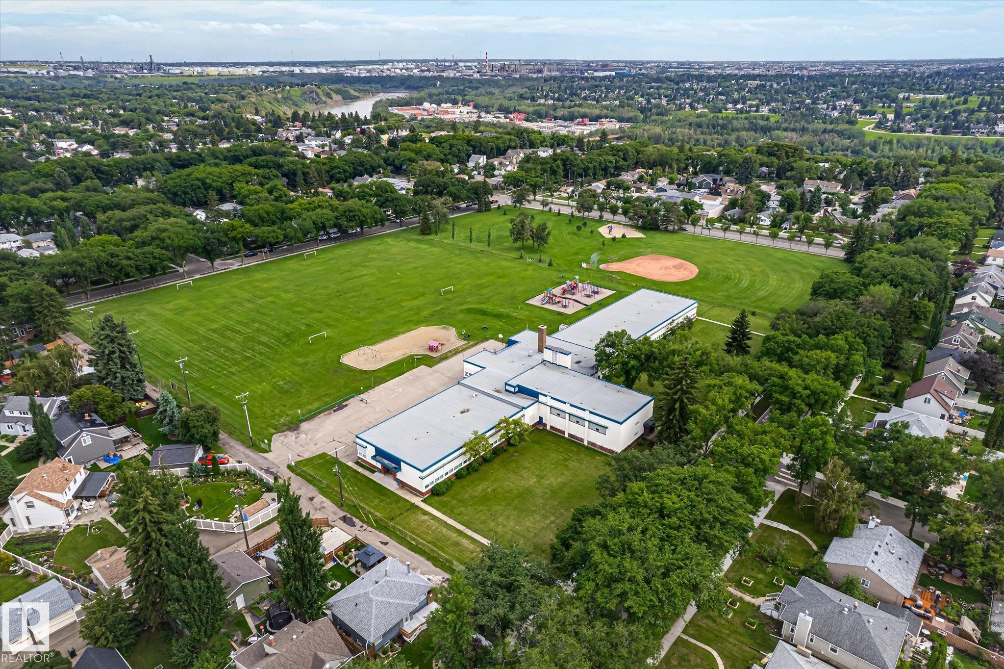 11322 56 Street Nw, Edmonton, AB - Outdoor With View