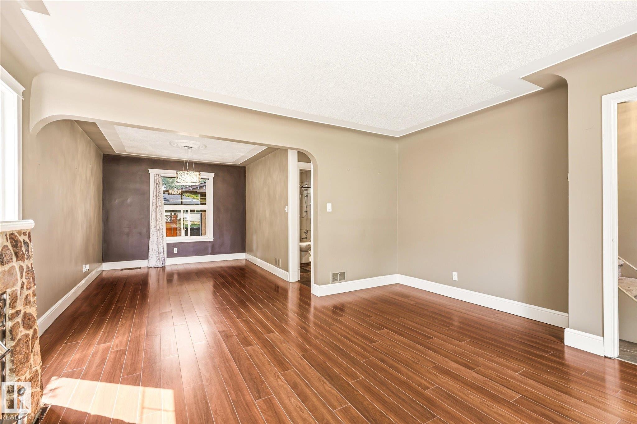 11322 56 Street Nw, Edmonton, AB - Indoor Photo Showing Other Room