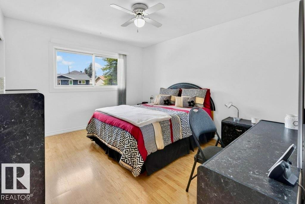 13523 65 Street, Edmonton, AB - Indoor Photo Showing Bedroom