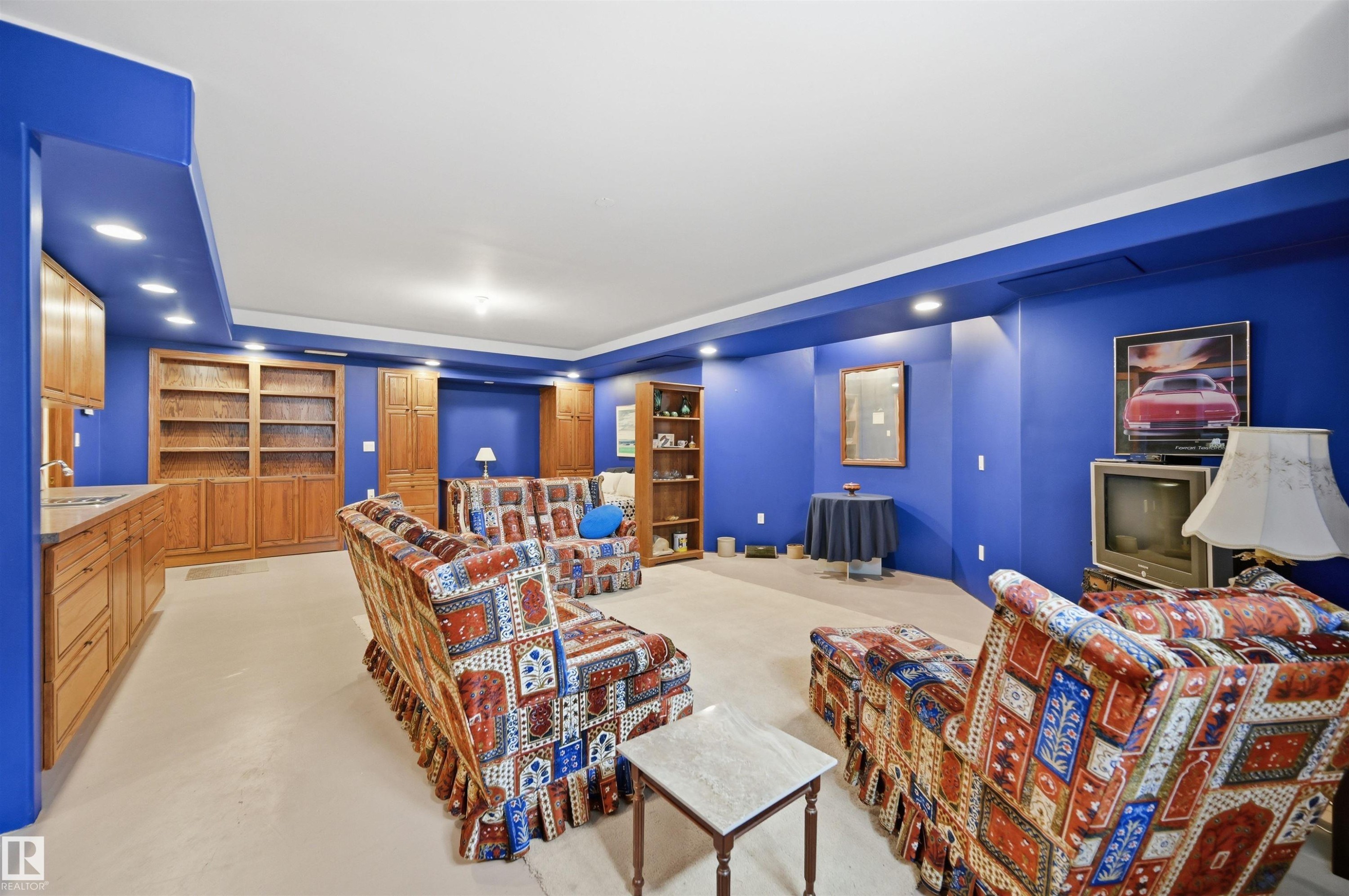 777 Butterworth Drive Nw, Edmonton, AB - Indoor