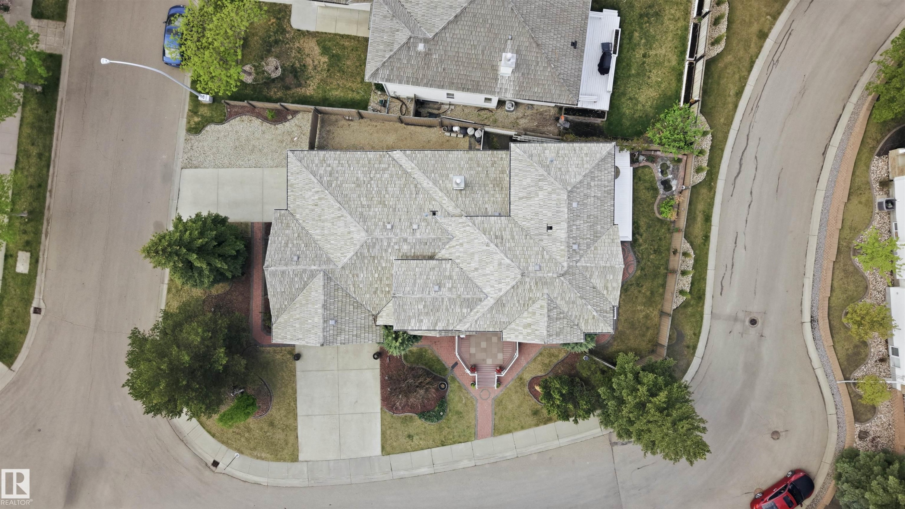 777 Butterworth Drive Nw, Edmonton, AB - Outdoor