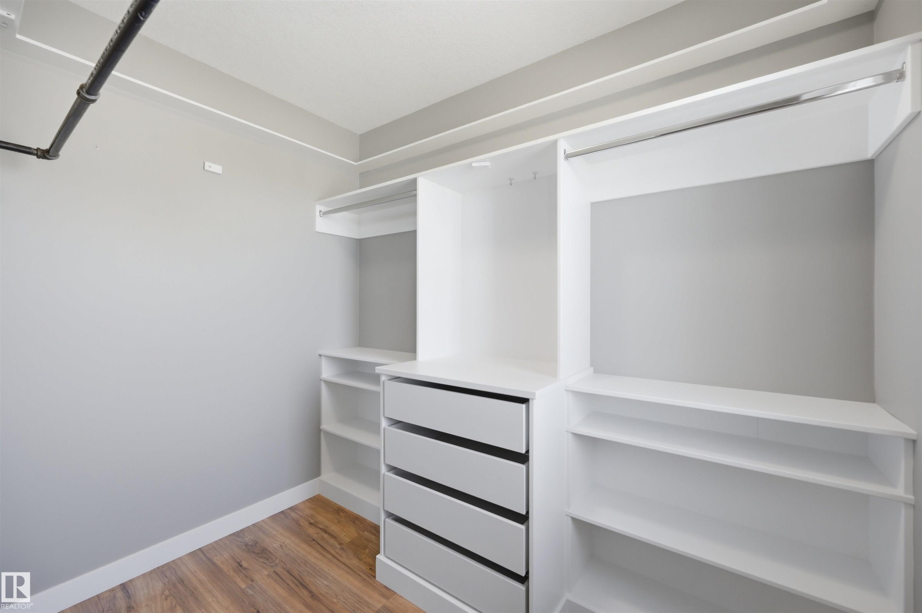 9 Southbridge Drive, Calmar, AB - Indoor