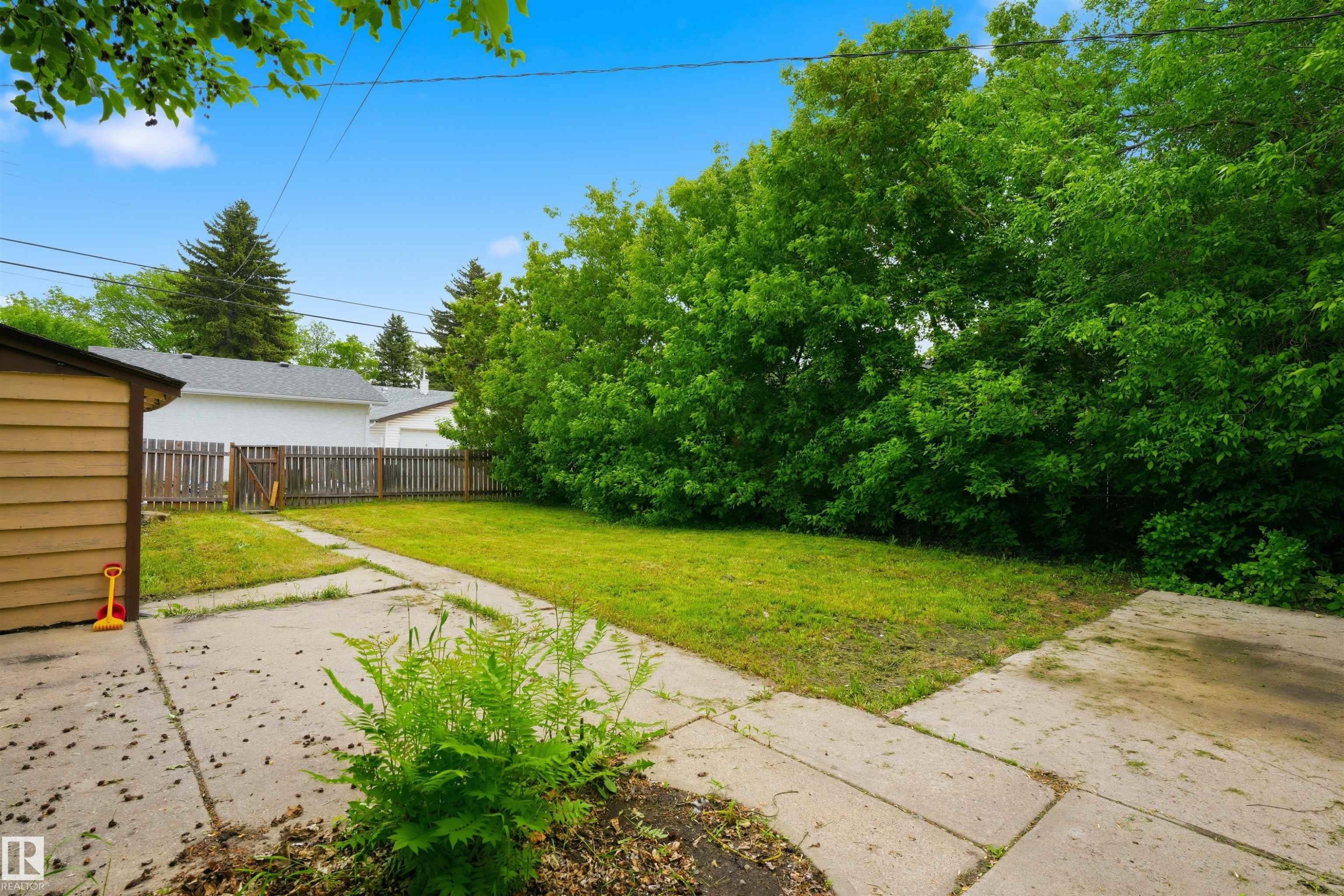 12235 St Albert Trail Nw, Edmonton, AB - Outdoor