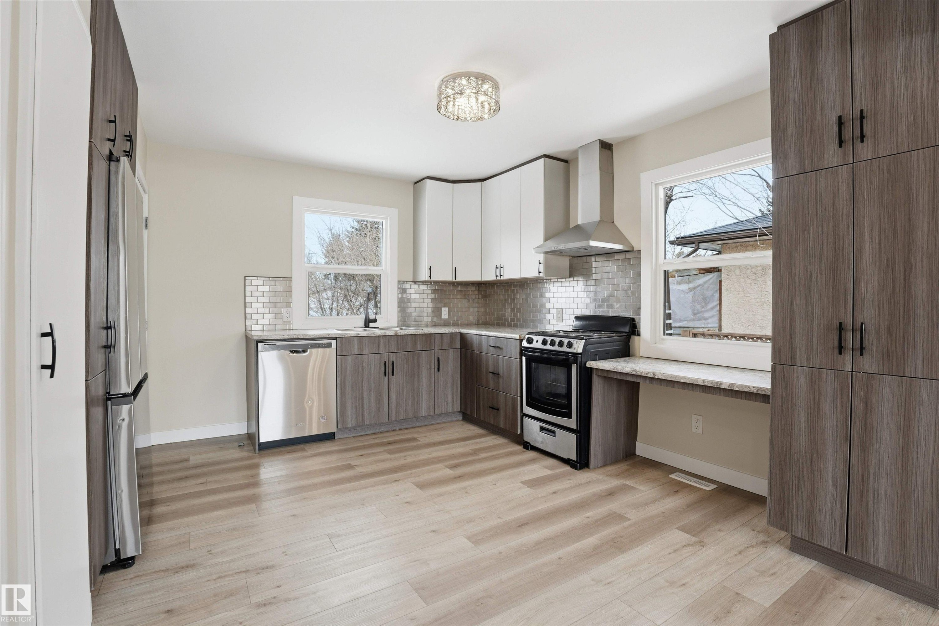 12235 St Albert Trail Nw, Edmonton, AB - Indoor Photo Showing Kitchen With Stainless Steel Kitchen