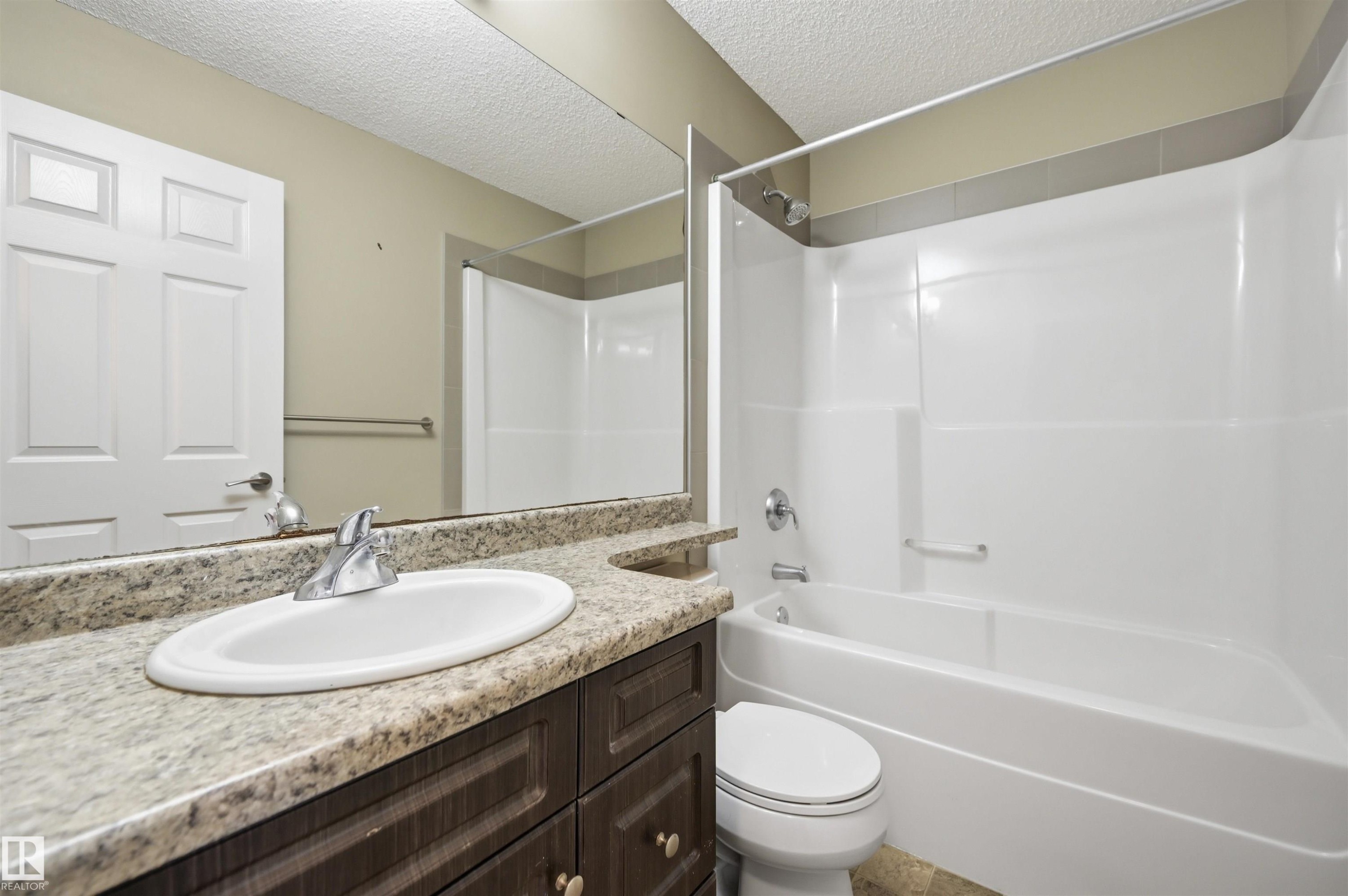 #11 5317 3 Av Sw, Edmonton, AB - Indoor Photo Showing Bathroom