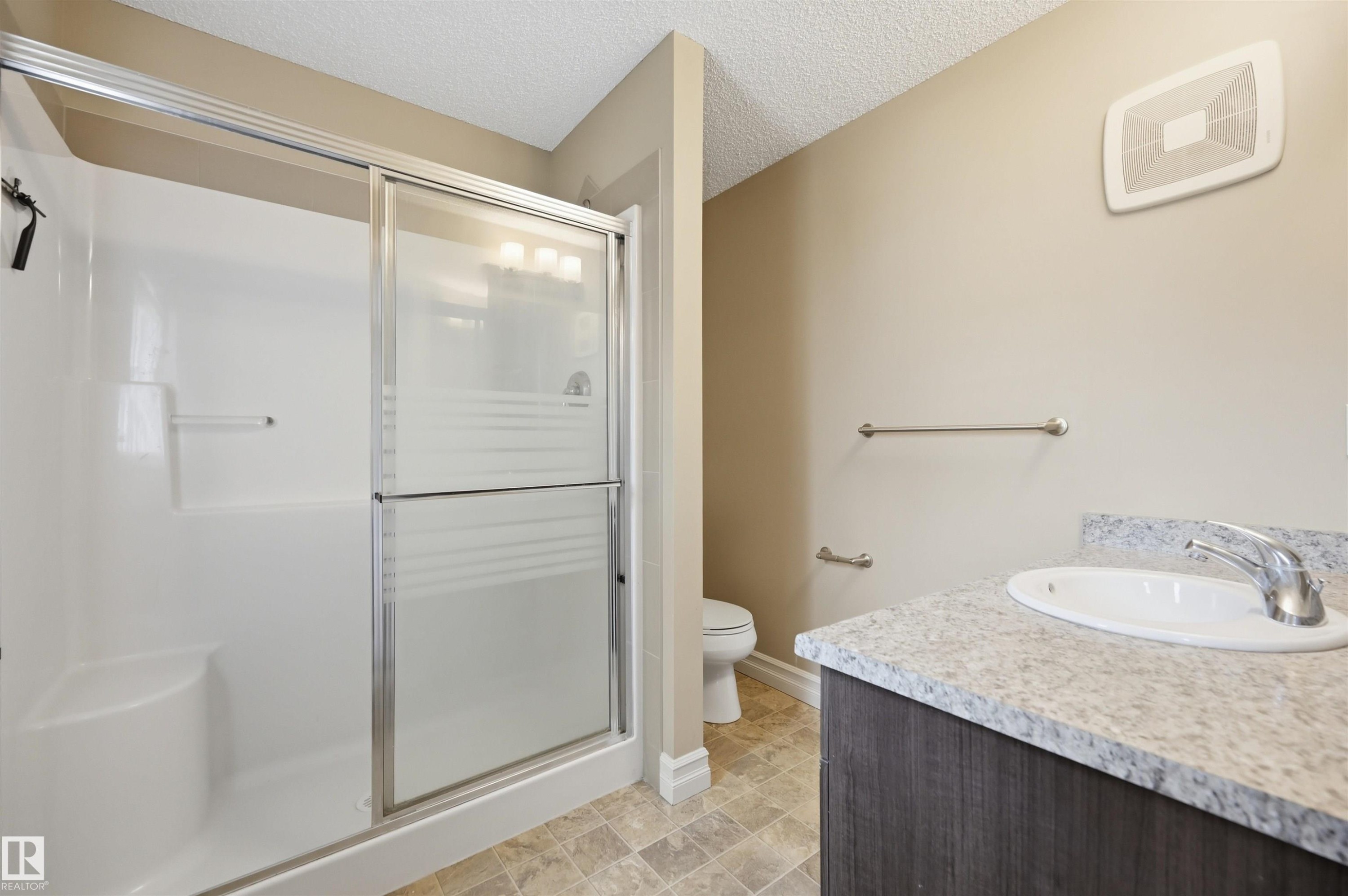 #11 5317 3 Av Sw, Edmonton, AB - Indoor Photo Showing Bathroom