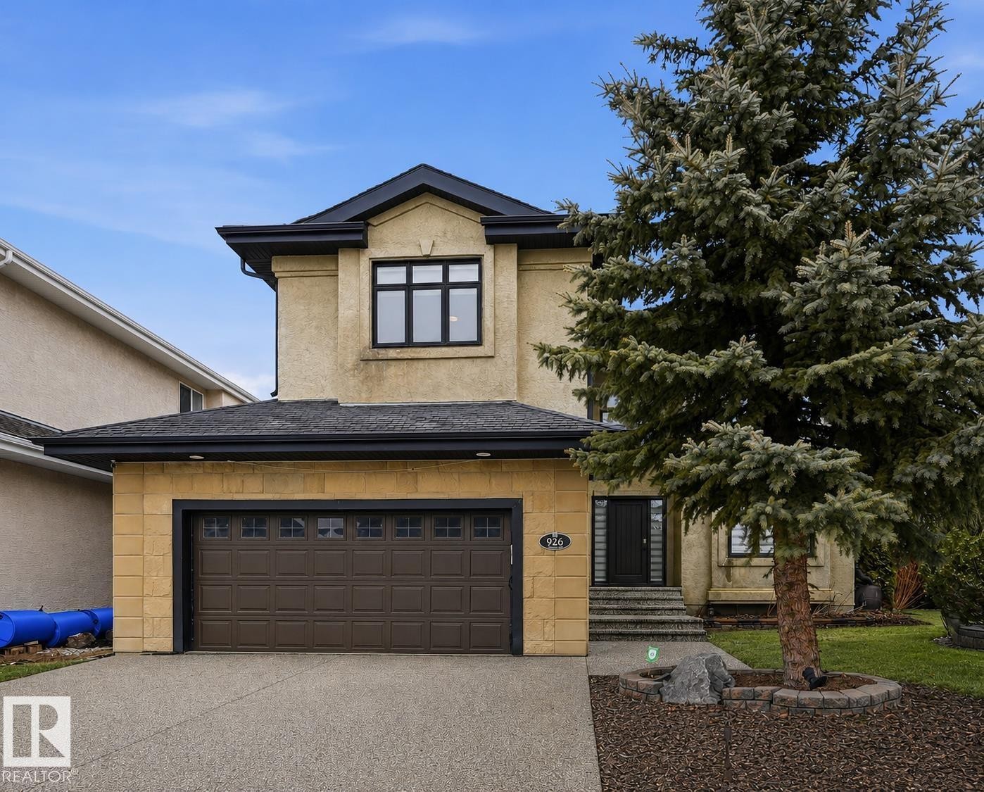 926 Thompson Place Nw, Edmonton, AB - Outdoor