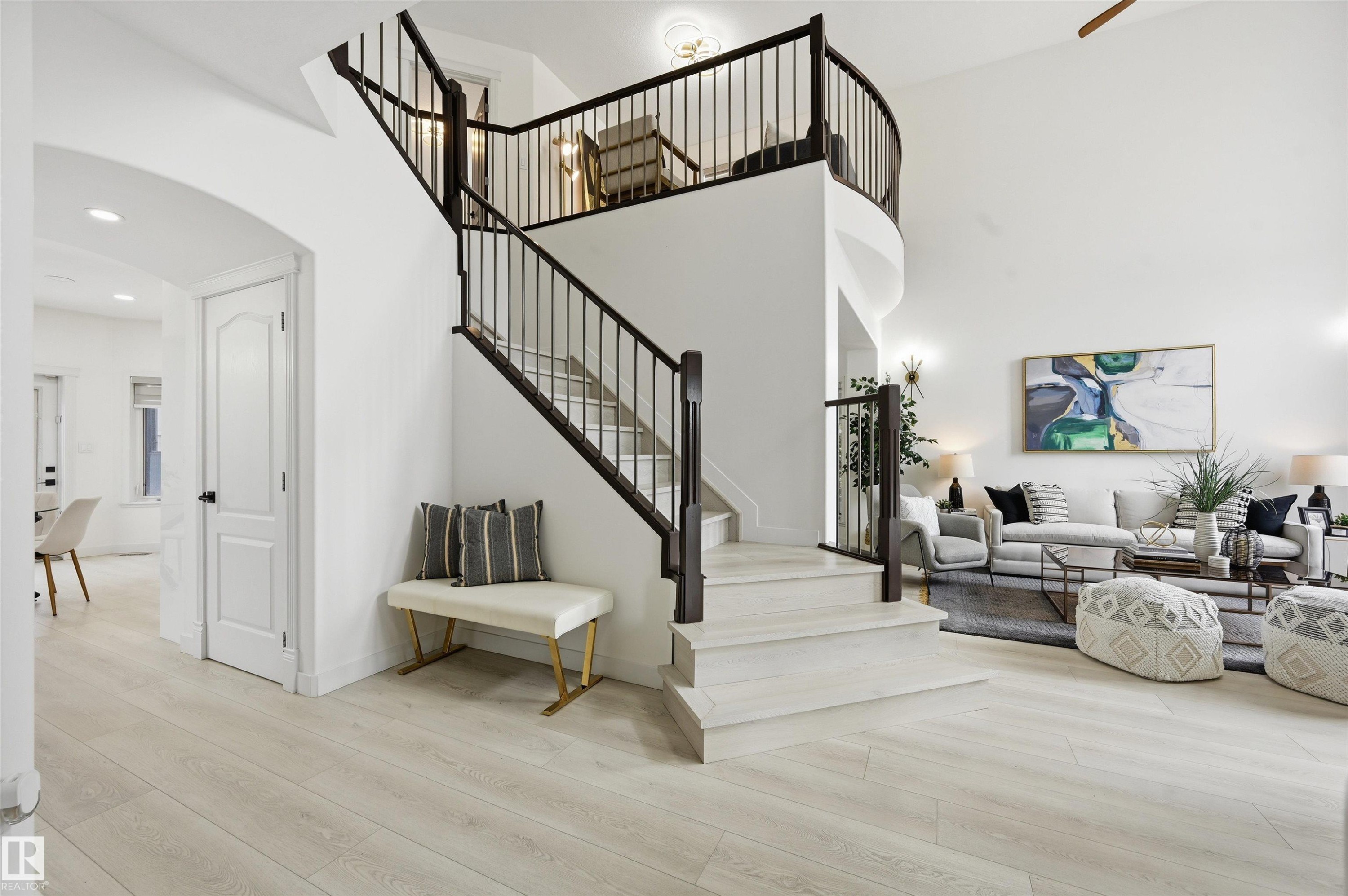 926 Thompson Place Nw, Edmonton, AB - Indoor