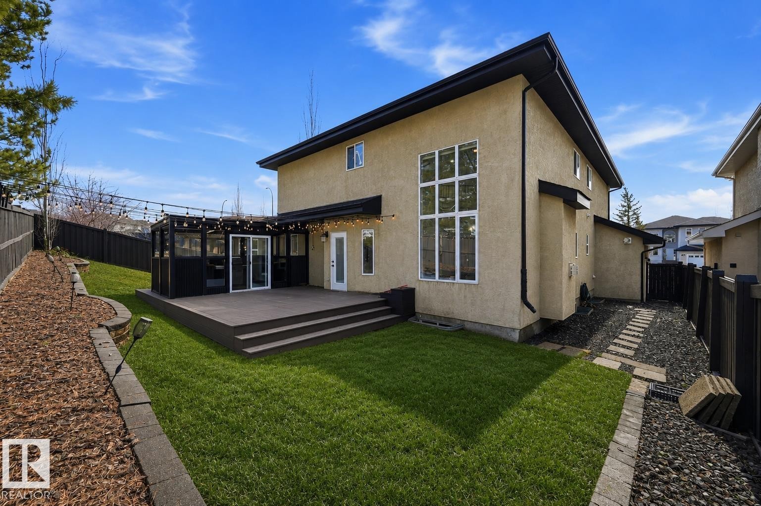 926 Thompson Place Nw, Edmonton, AB - Outdoor With Exterior
