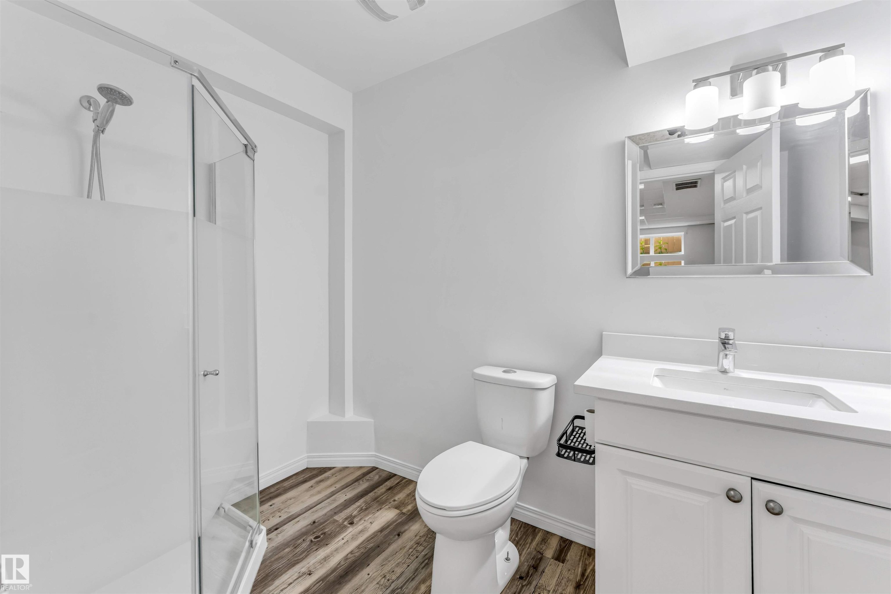 Bathroom - 16205 55 Street Nw, Edmonton, AB - Indoor Photo Showing Bathroom