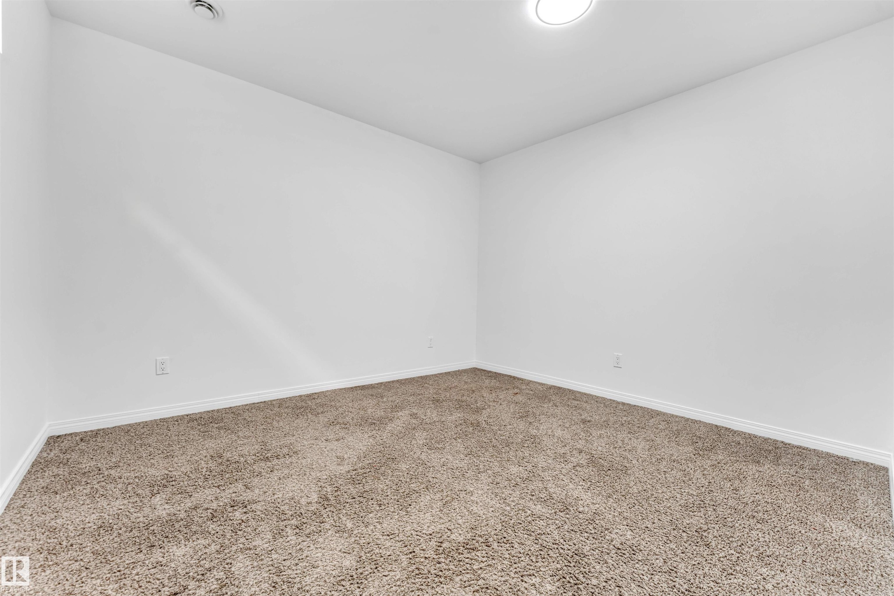 Empty room - 16205 55 Street Nw, Edmonton, AB - Indoor Photo Showing Other Room