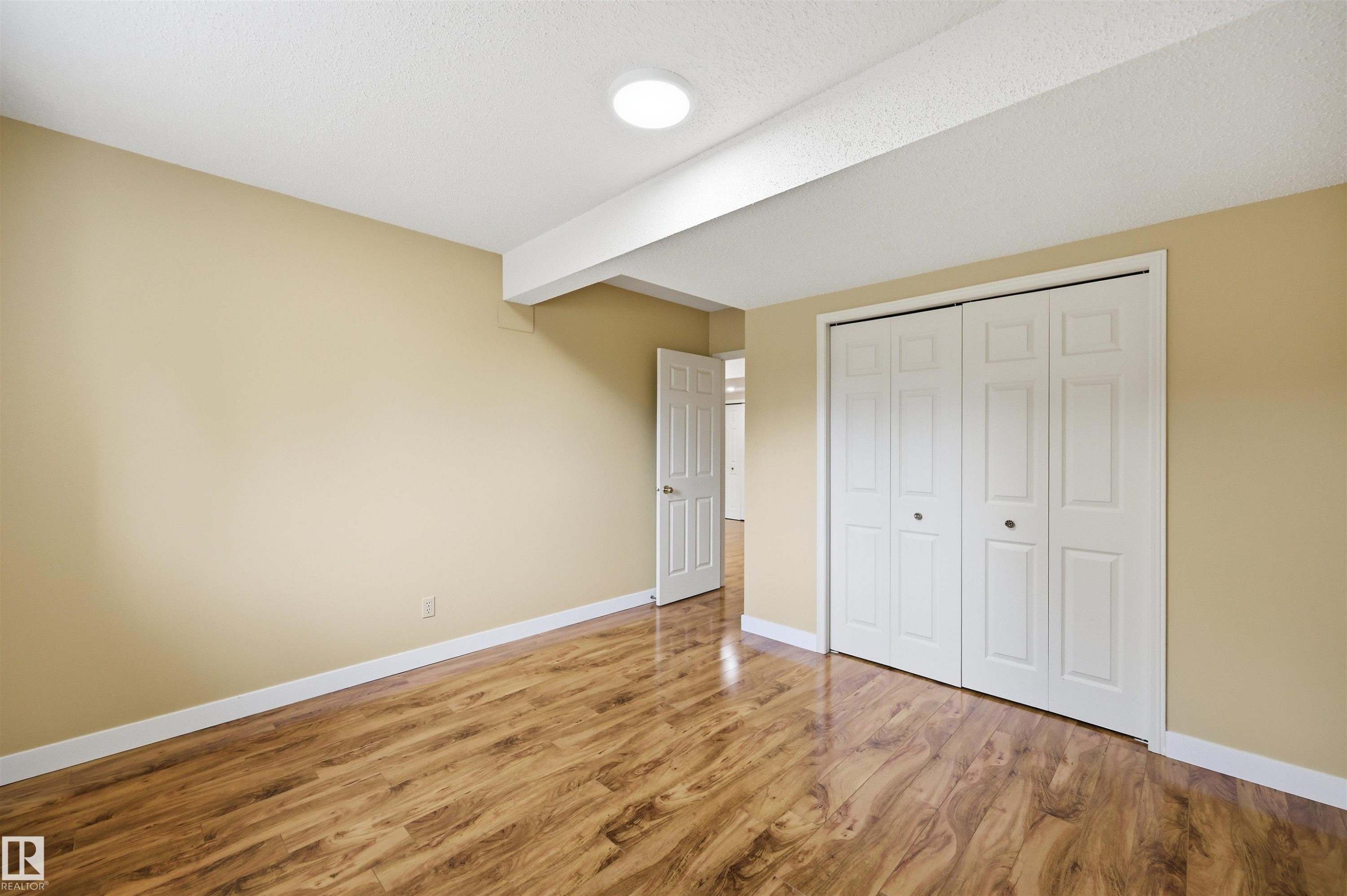 337 Twin Brooks Drive Nw, Edmonton, AB - Indoor Photo Showing Other Room