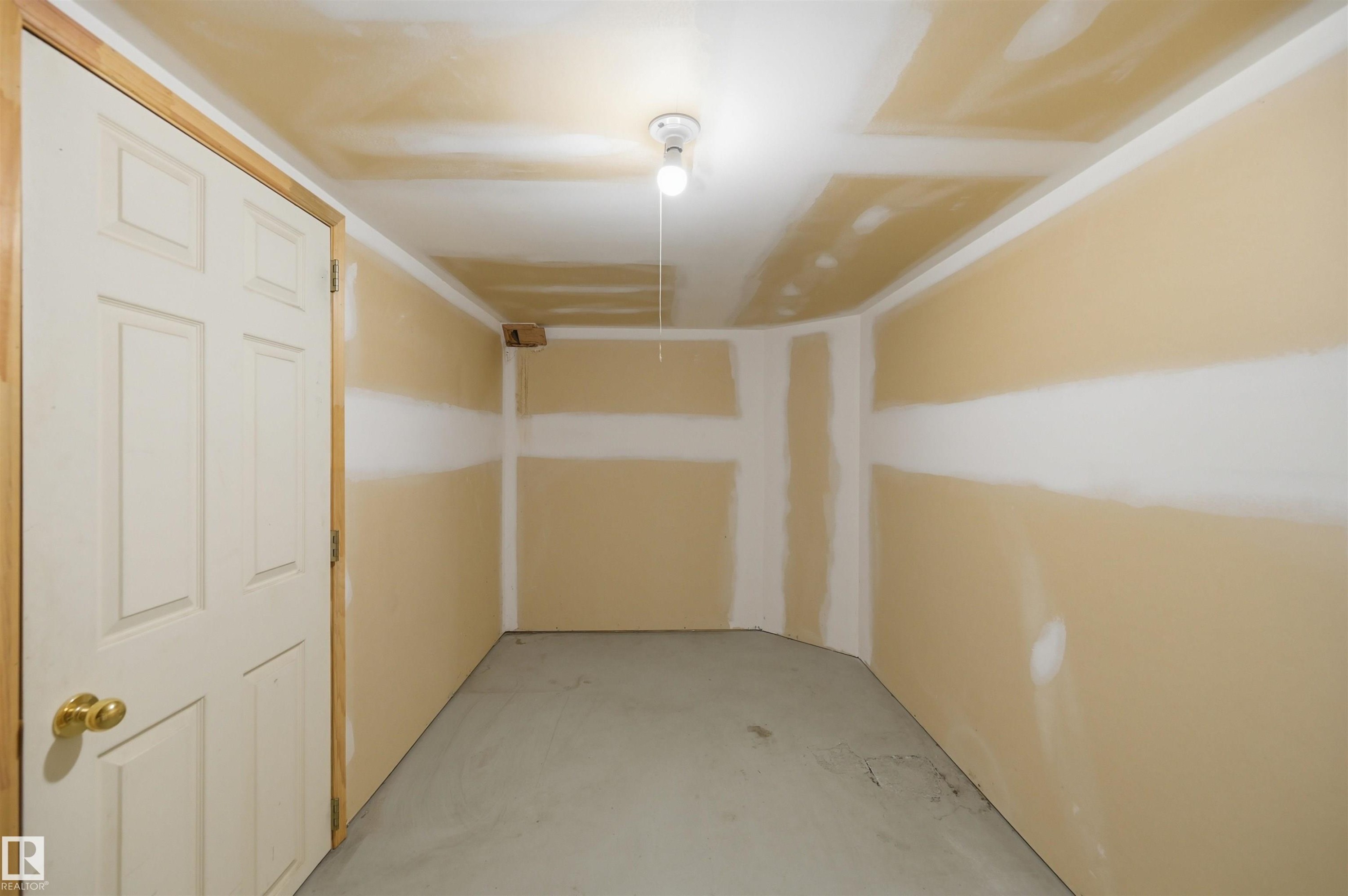 337 Twin Brooks Drive Nw, Edmonton, AB - Indoor