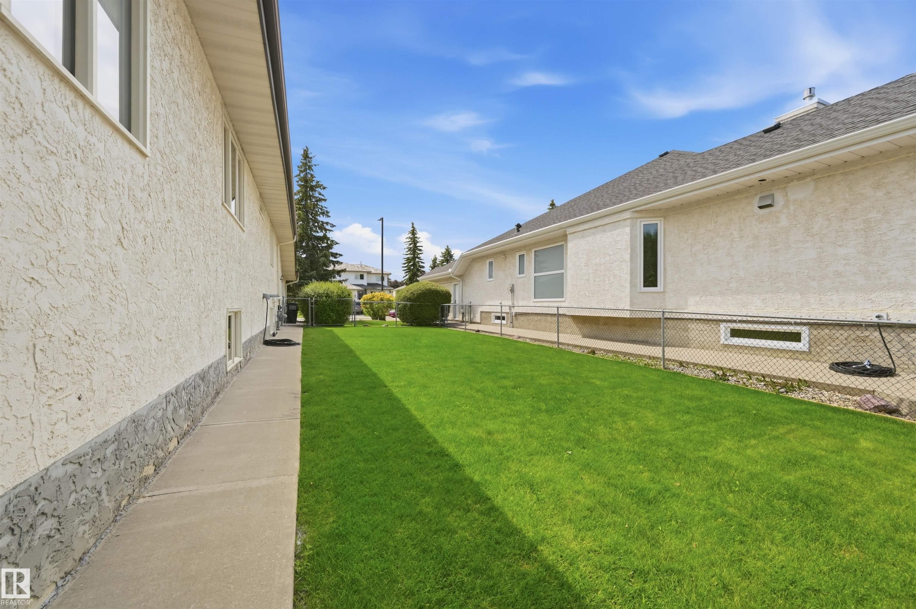337 Twin Brooks Drive Nw, Edmonton, AB - Outdoor With Exterior