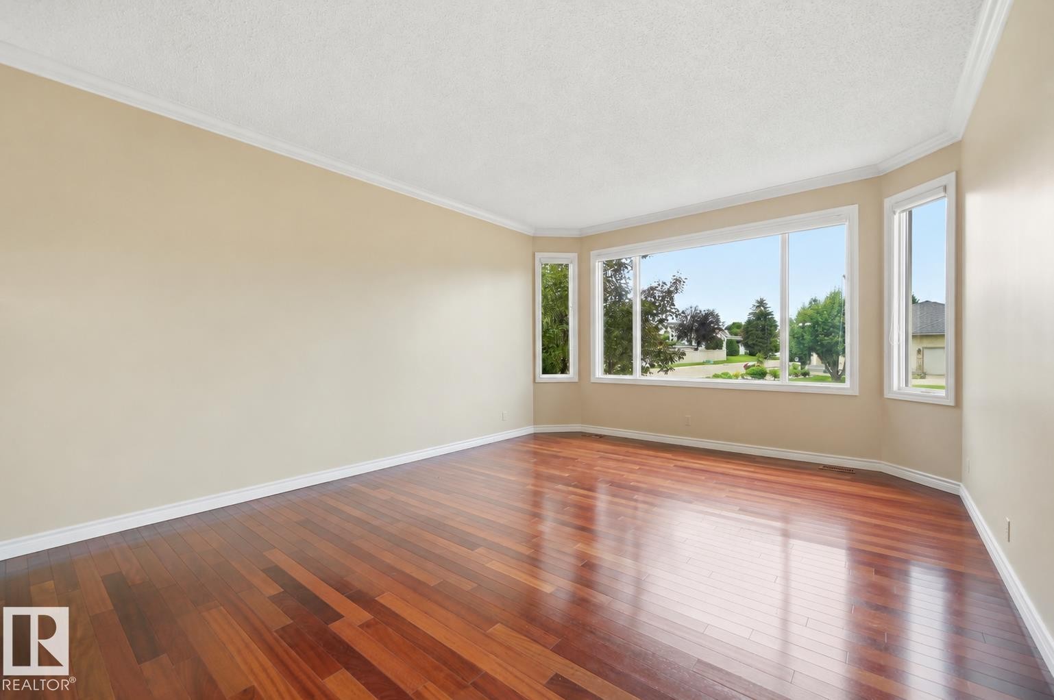 337 Twin Brooks Drive Nw, Edmonton, AB - Indoor Photo Showing Other Room