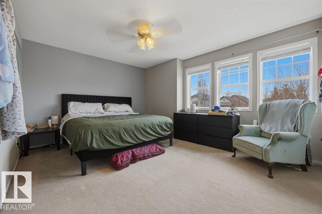 4618 Turner Square Square Nw, Edmonton, AB - Indoor Photo Showing Bedroom