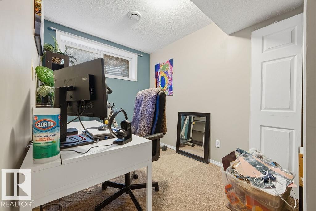 4618 Turner Square Square Nw, Edmonton, AB - Indoor Photo Showing Office