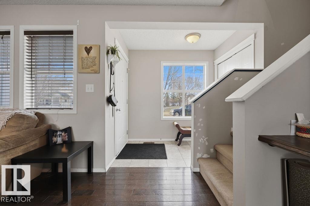 4618 Turner Square Square Nw, Edmonton, AB - Indoor Photo Showing Other Room