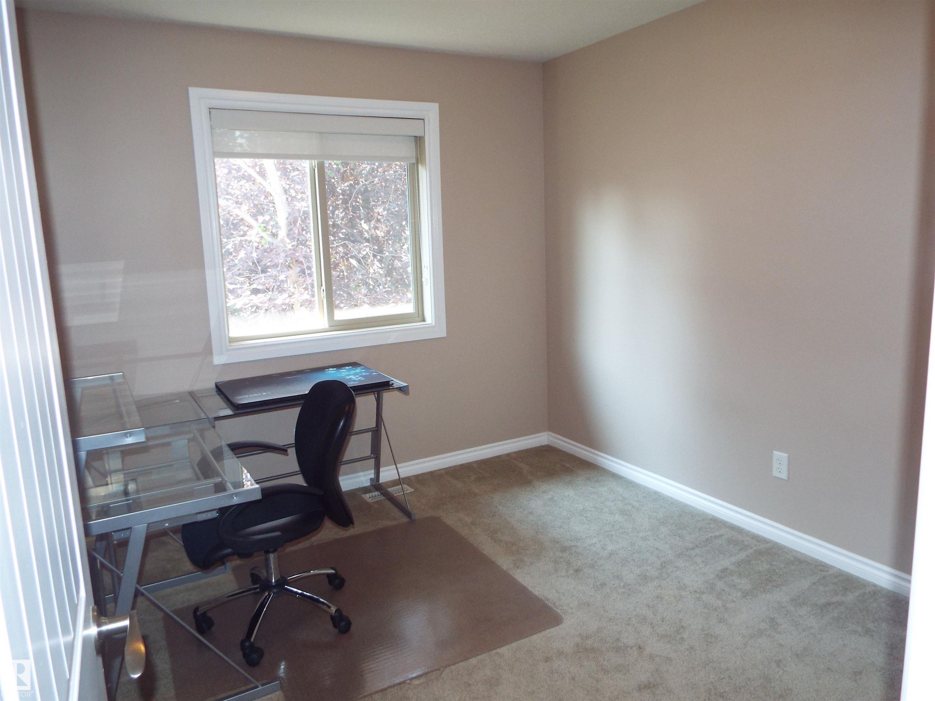 #133 5420 Grant Macewan Bv, Leduc, AB - Indoor Photo Showing Office