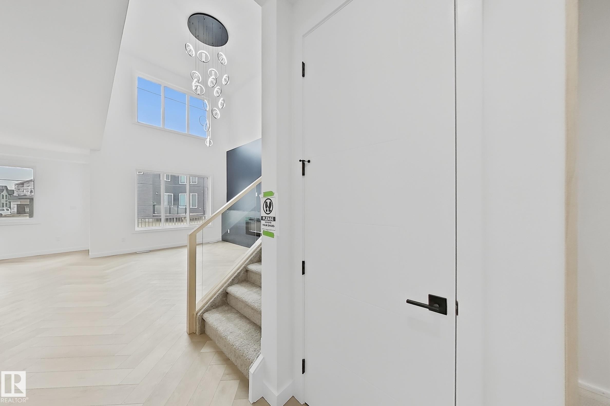8916 Mayday Way Sw, Edmonton, AB - Indoor Photo Showing Other Room