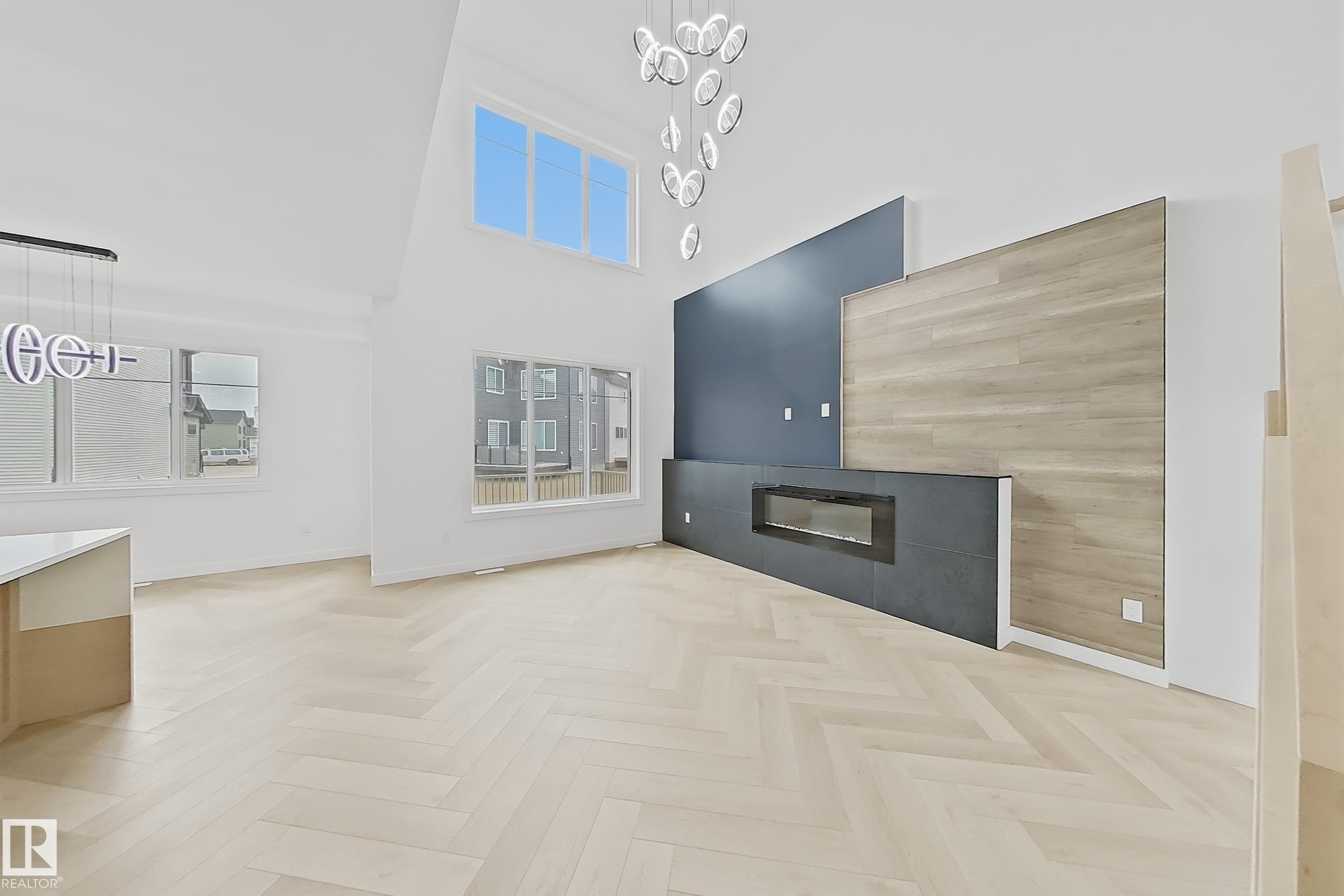 8916 Mayday Way Sw, Edmonton, AB - Indoor Photo Showing Other Room