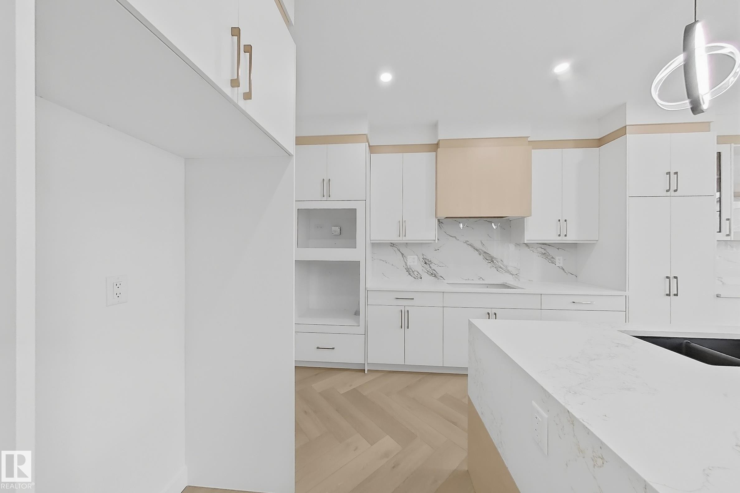 8916 Mayday Way Sw, Edmonton, AB - Indoor Photo Showing Kitchen